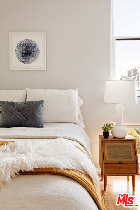 Los Angeles, California, 90034, United States, 2 Bedrooms Bedrooms, ,3 BathroomsBathrooms,Residential,For Sale,1991058