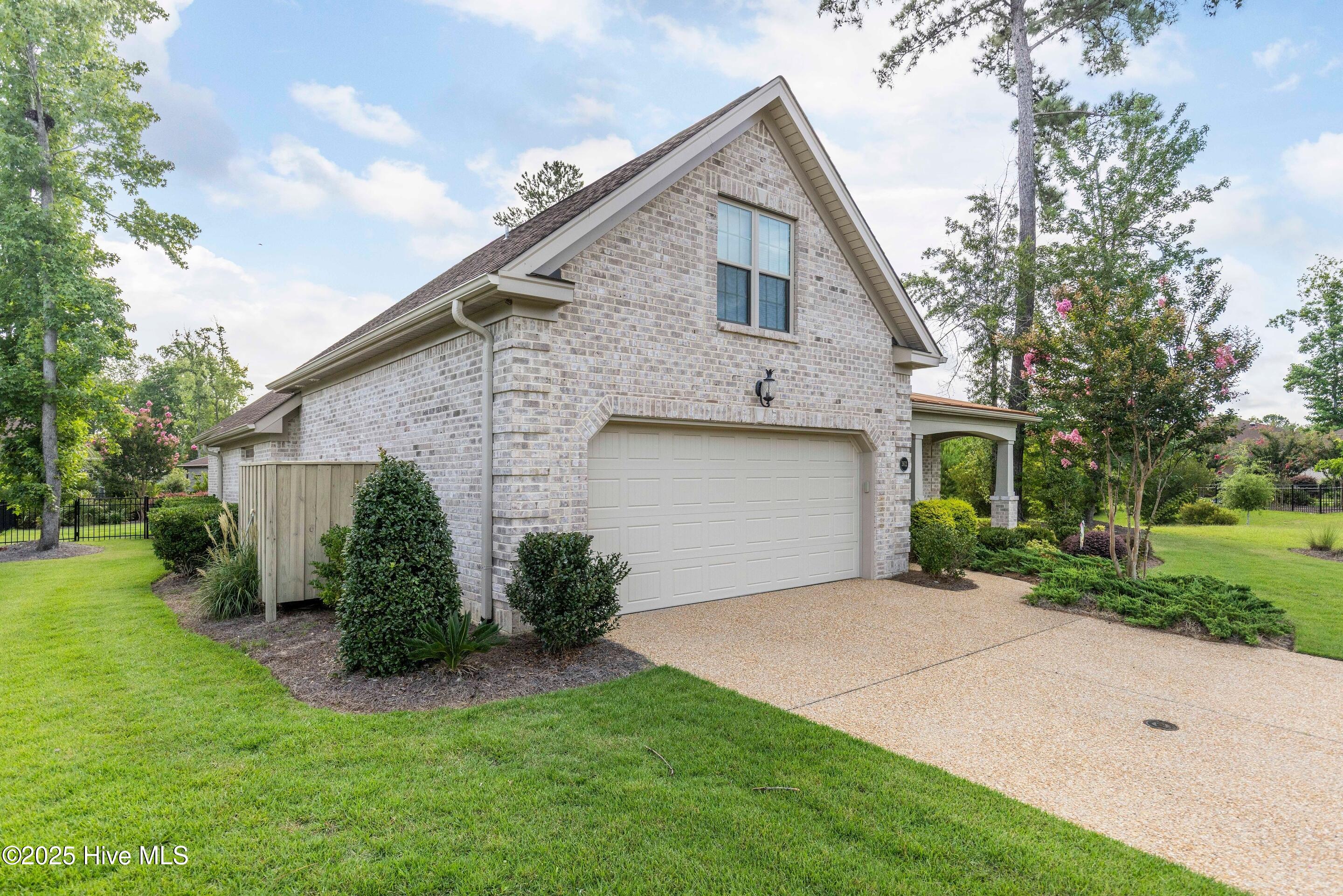Castle Hayne, North Carolina, 28429, United States, 4 Bedrooms Bedrooms, ,3 BathroomsBathrooms,Residential,For Sale,1898806
