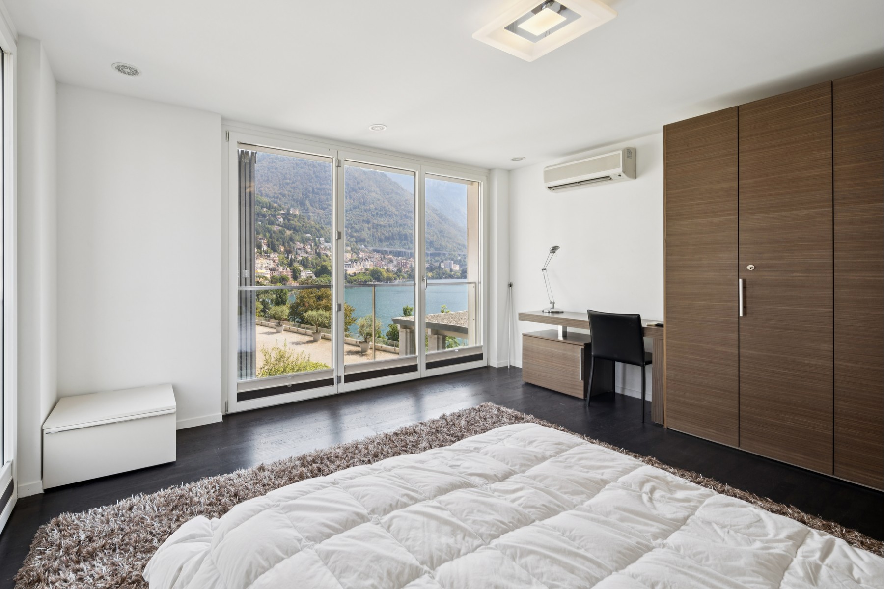  Exceptional apartment with a panoramic view of the lake - 物件實景