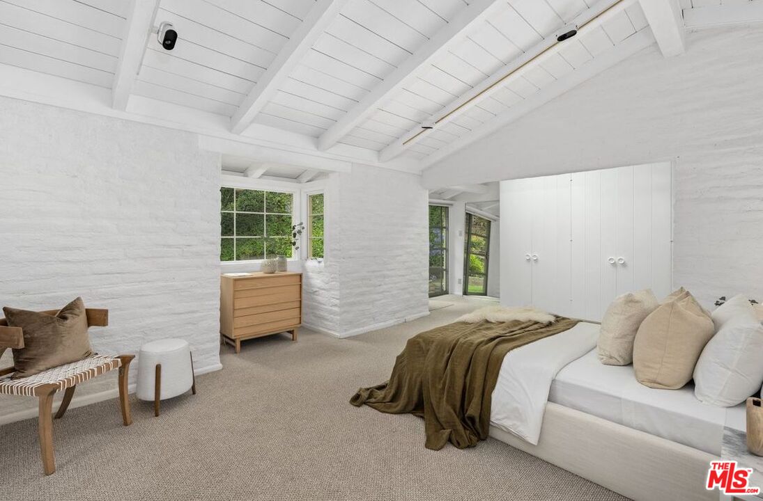 Los Angeles, California, 90049, United States, 4 Bedrooms Bedrooms, ,4 BathroomsBathrooms,Residential,For Sale,1901506