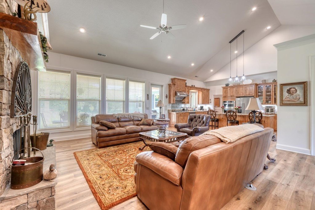 Hayesville, North Carolina, 29804, United States, 3 Bedrooms Bedrooms, ,3 BathroomsBathrooms,Residential,For Sale,1983718