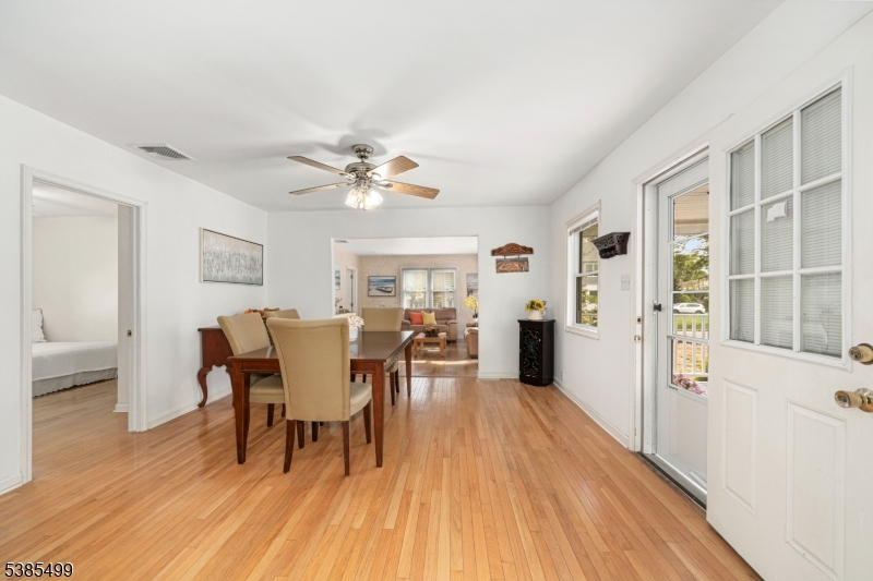 Parsippany-Troy Hills Twp., New Jersey, 07054, United States, 3 Bedrooms Bedrooms, ,2 BathroomsBathrooms,Residential,For Sale,1947046