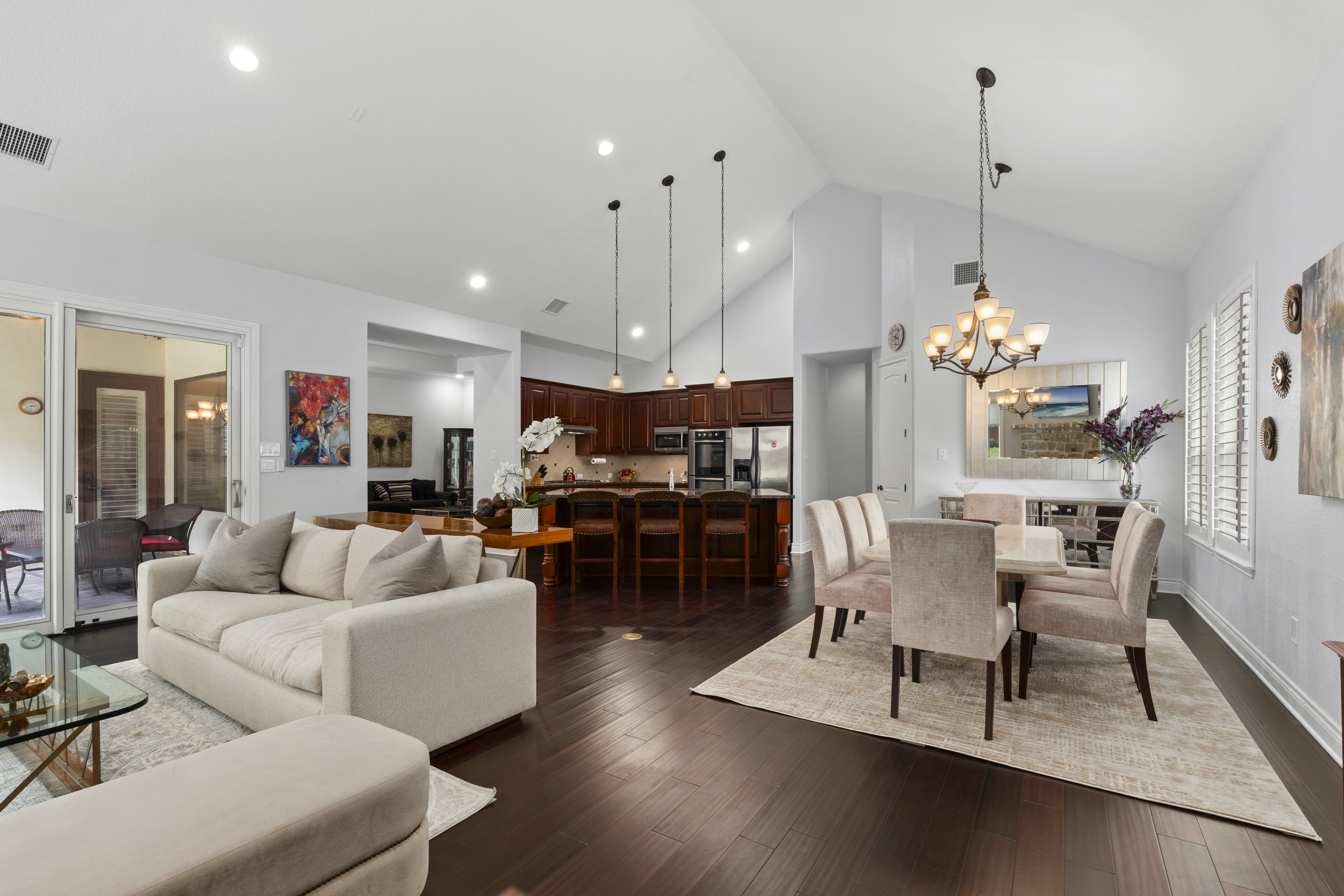  Remodeled Estate Living in Rogers Ranch - 物件實景