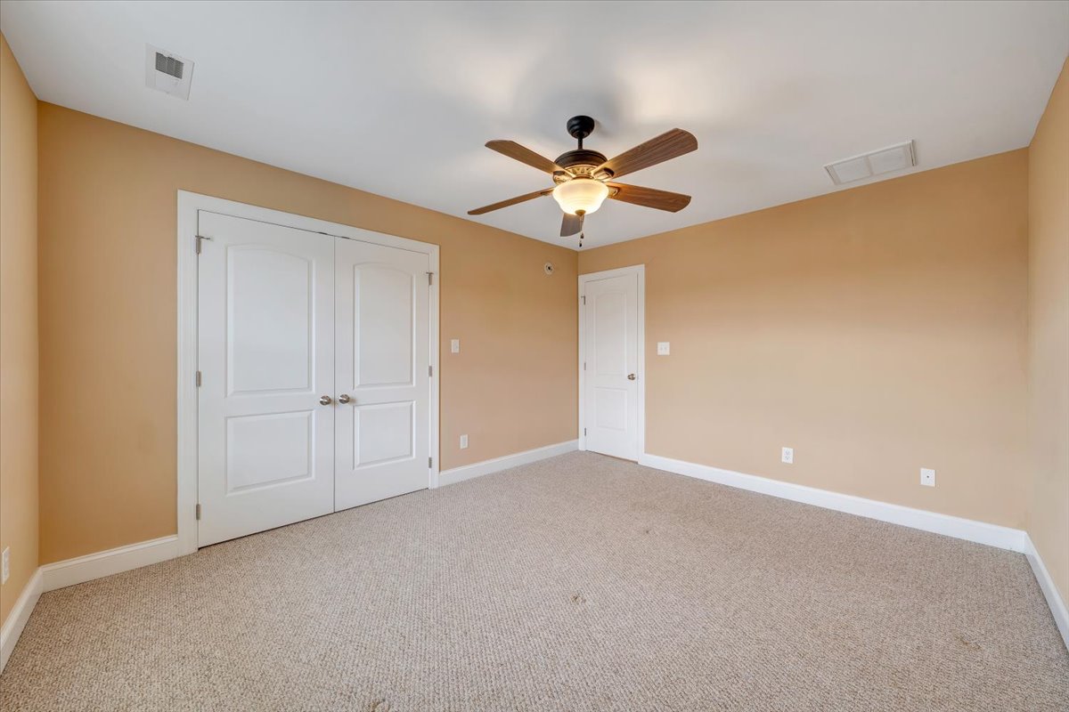 Huddleston, Virginia, 24104, United States, 4 Bedrooms Bedrooms, ,4 BathroomsBathrooms,Residential,For Sale,2048445