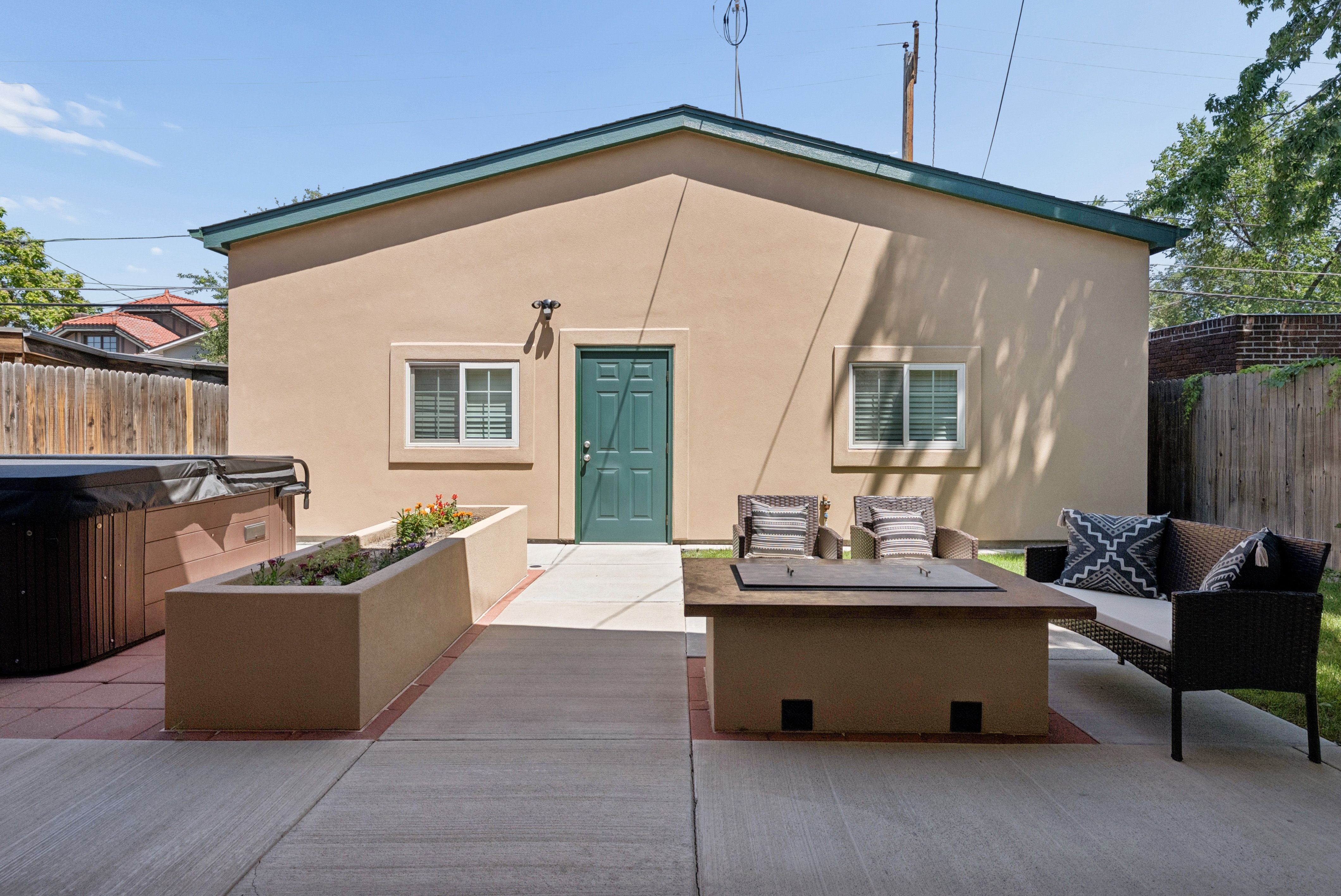  Meticulously maintained Bungalow flows the way it was designed - 物件實景