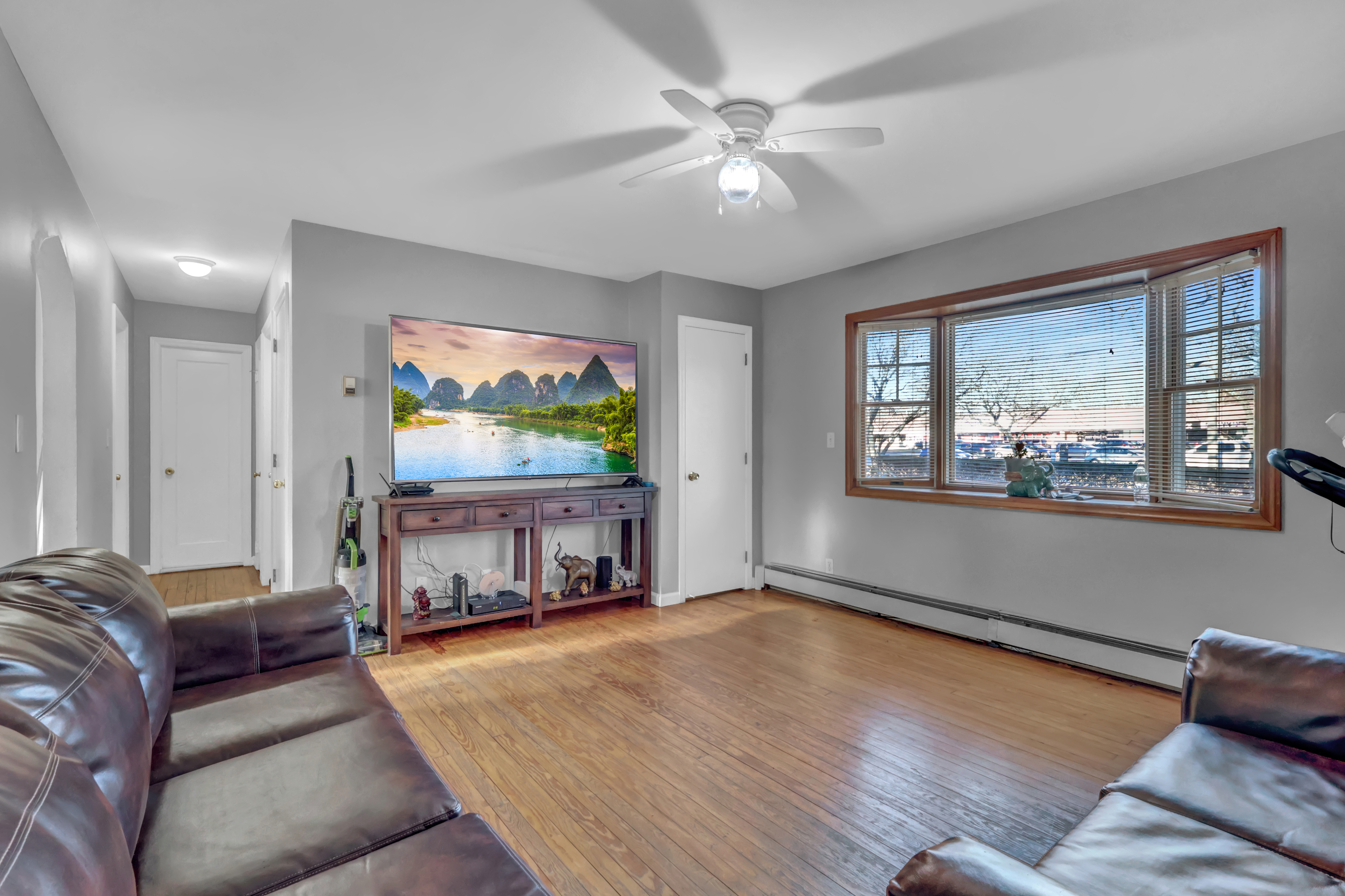 Eastport, New York, 11941, United States, 3 Bedrooms Bedrooms, ,3 BathroomsBathrooms,Residential,For Sale,2008841