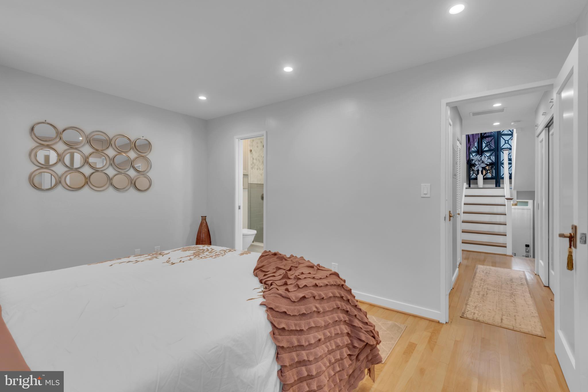 Washington, District of Columbia, 20024, United States, 3 Bedrooms Bedrooms, ,3 BathroomsBathrooms,Residential,For Sale,1943567