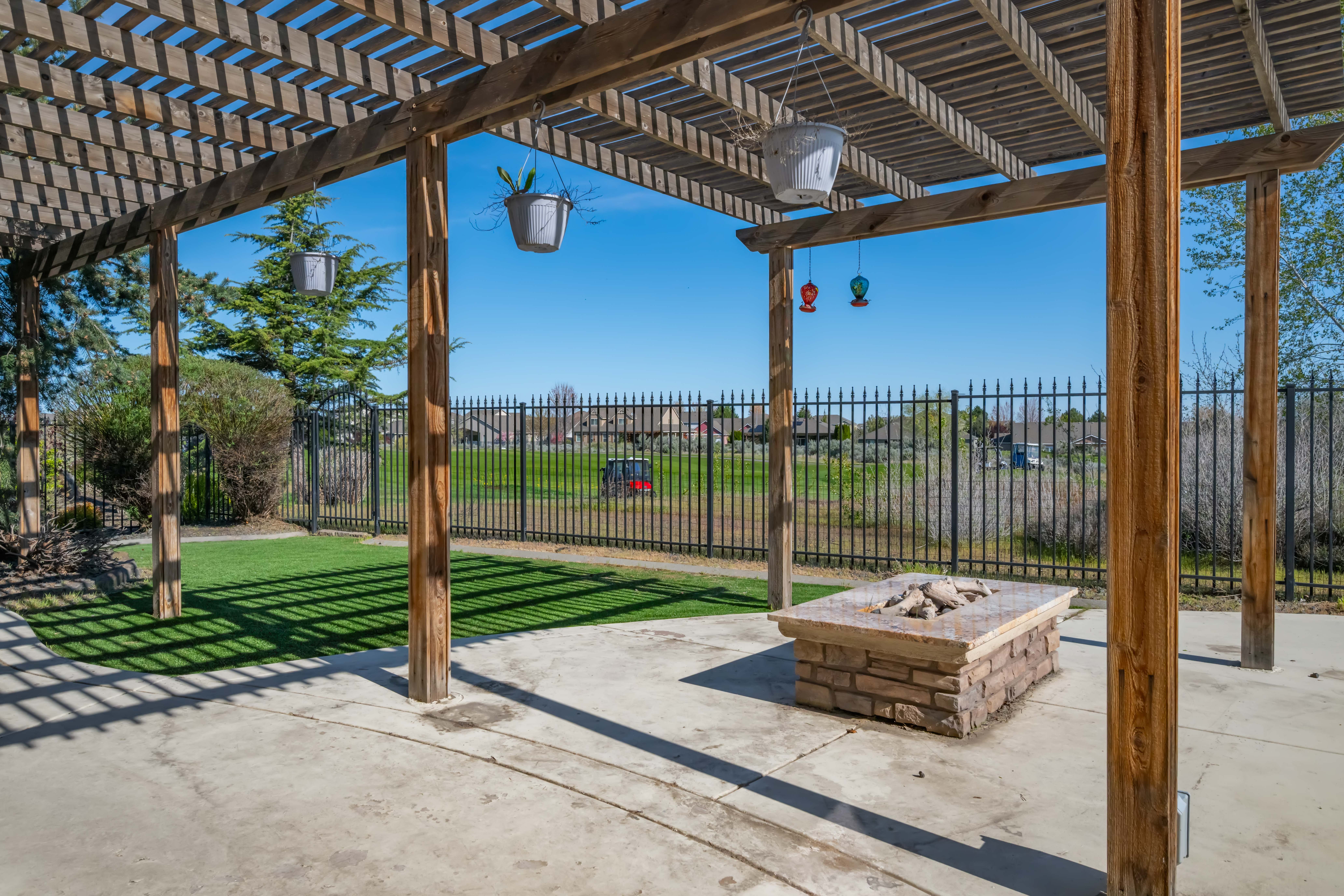  Pool, Course Frontage, Outdoor Kitchen &More - 物件實景