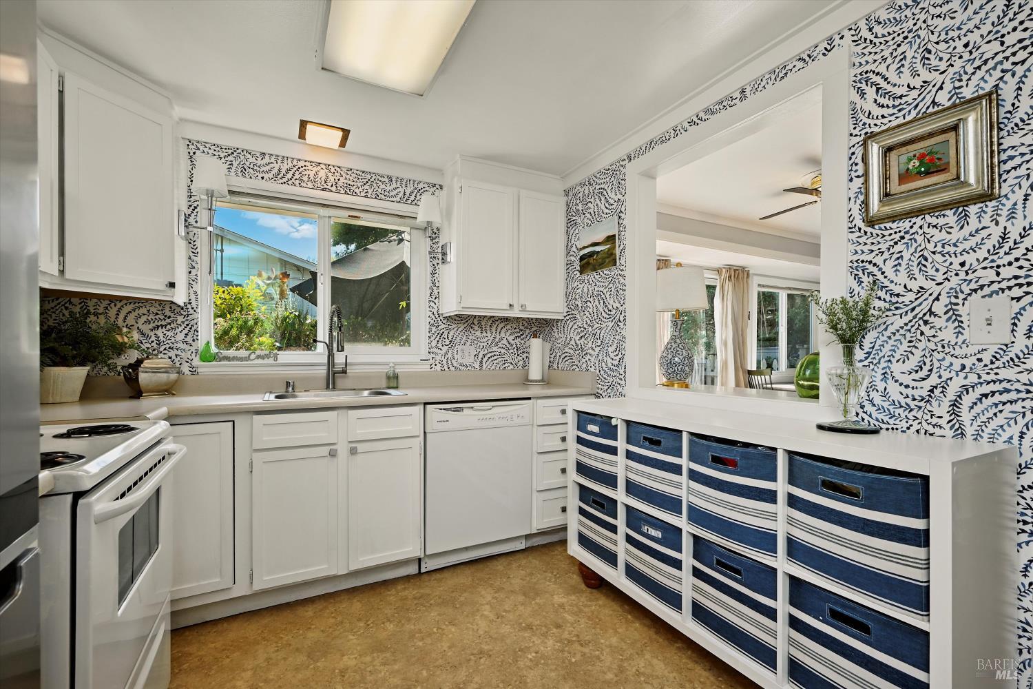 Santa Rosa, California, 95409, United States, 2 Bedrooms Bedrooms, ,2 BathroomsBathrooms,Residential,For Sale,1940455