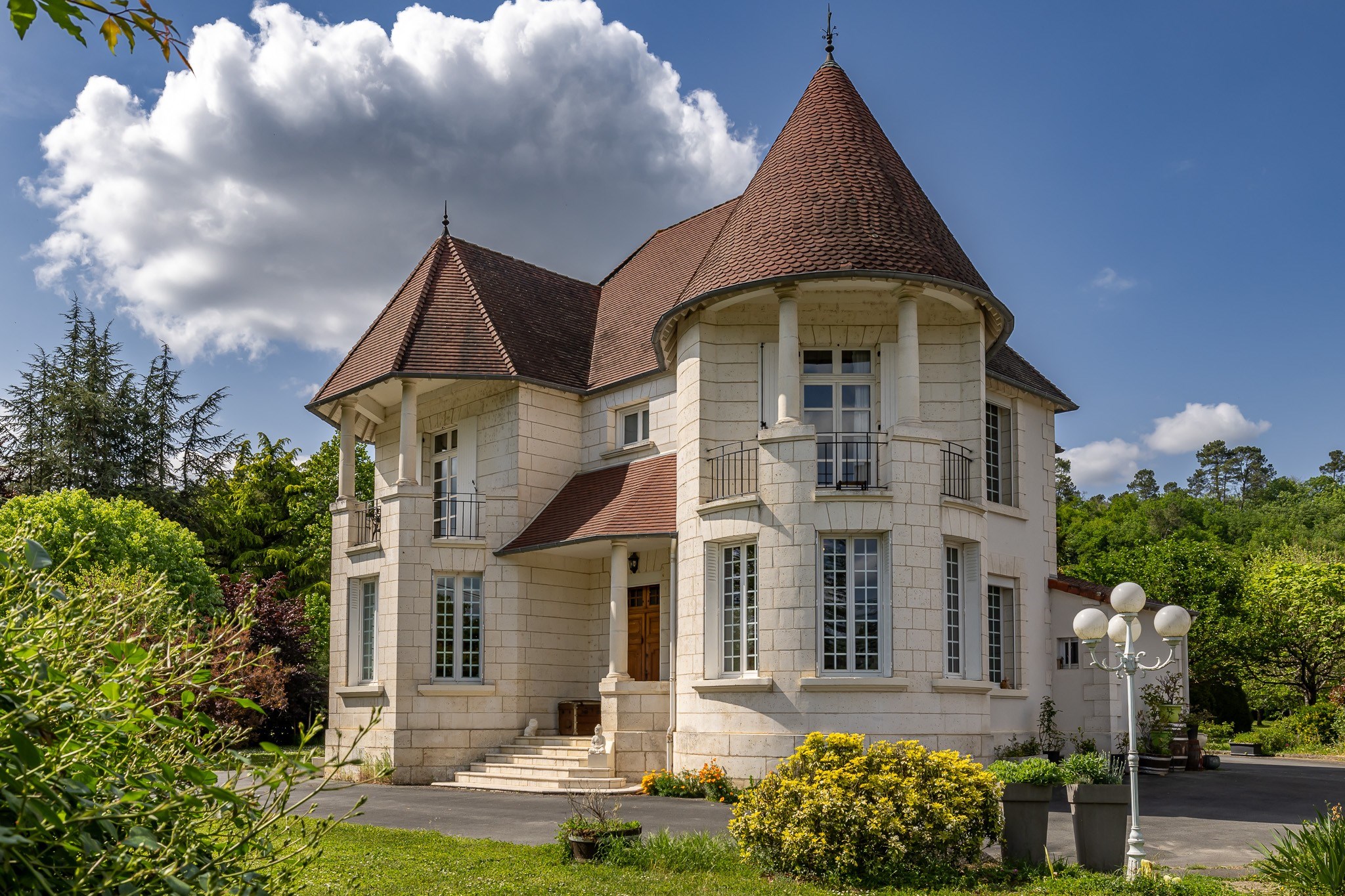  The Balance of Time: An Art Deco Manor House Set in Lush Greenery in Neuvic - 物件實景