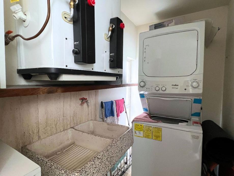 Cuauhtémoc, Ciudad de México, 06140, Mexico, 2 Bedrooms Bedrooms, ,2 BathroomsBathrooms,Residential,For Sale,1723761
