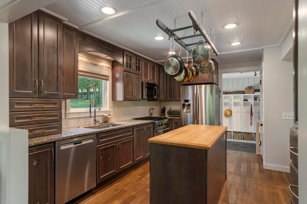 Harbor Springs, Michigan, 49740, United States, 4 Bedrooms Bedrooms, ,3 BathroomsBathrooms,Residential,For Sale,1889979