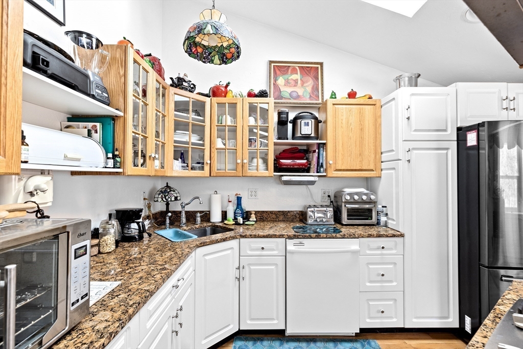 Easton, Massachusetts, 02375, United States, 3 Bedrooms Bedrooms, ,3 BathroomsBathrooms,Residential,For Sale,1975214