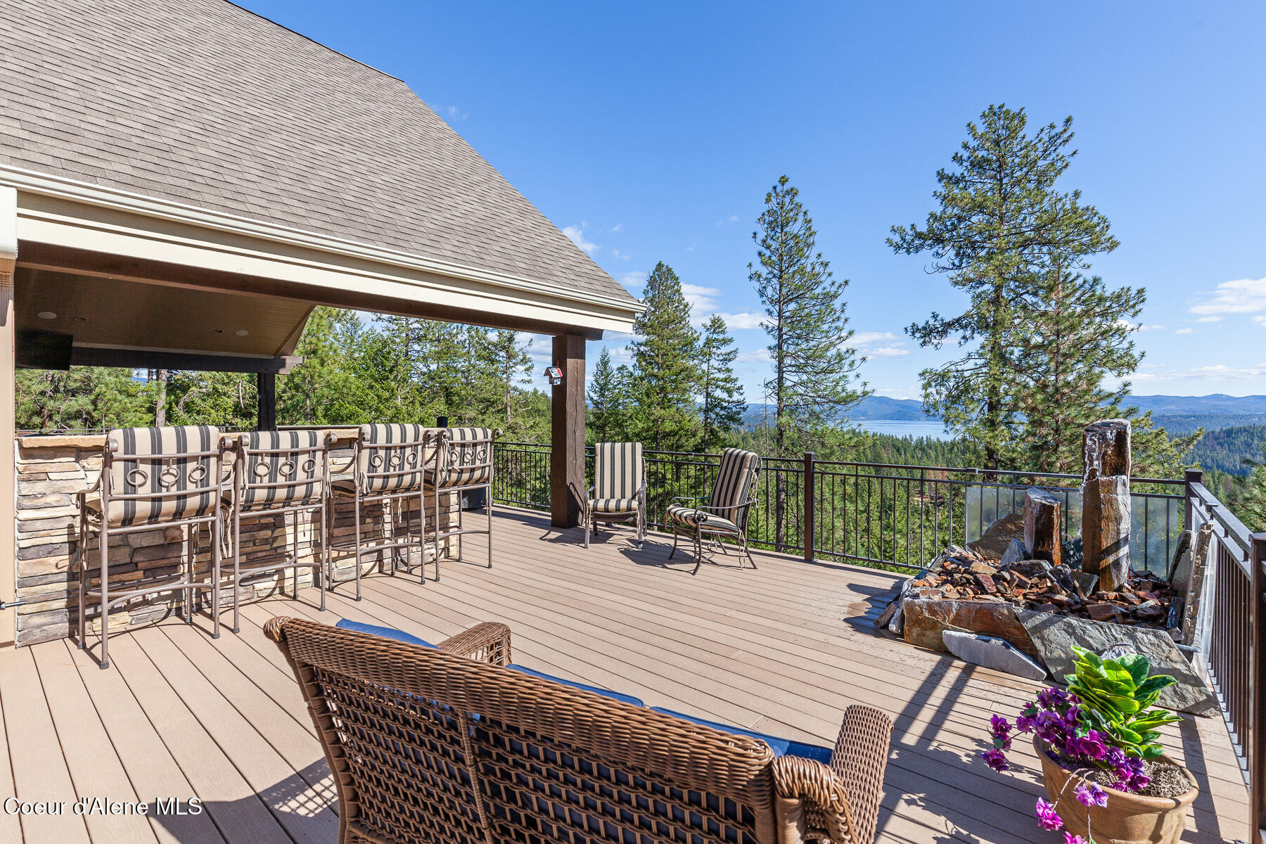 Coeur d'Alene, Idaho, 83814, United States, 5 Bedrooms Bedrooms, ,5 BathroomsBathrooms,Residential,For Sale,1763512