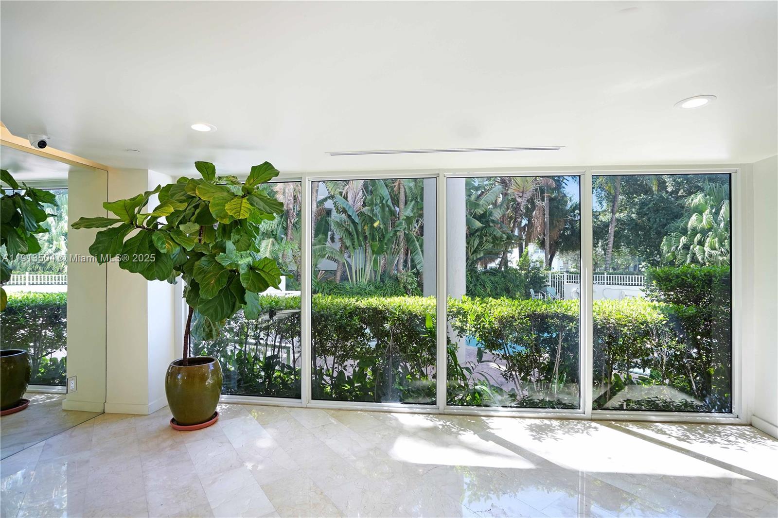 Miami Beach, Florida, 33139, United States, 2 Bedrooms Bedrooms, ,2 BathroomsBathrooms,Residential,For Sale,1993310