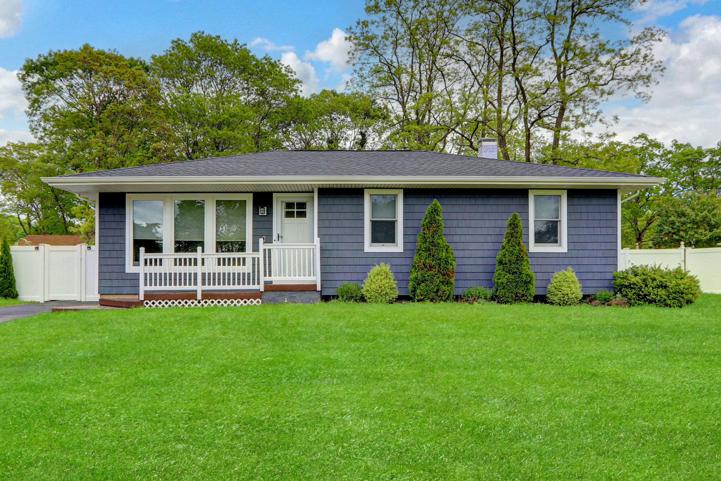 Brookhaven, New York, 11719, United States, 3 Bedrooms Bedrooms, ,2 BathroomsBathrooms,Residential,For Sale,1924488