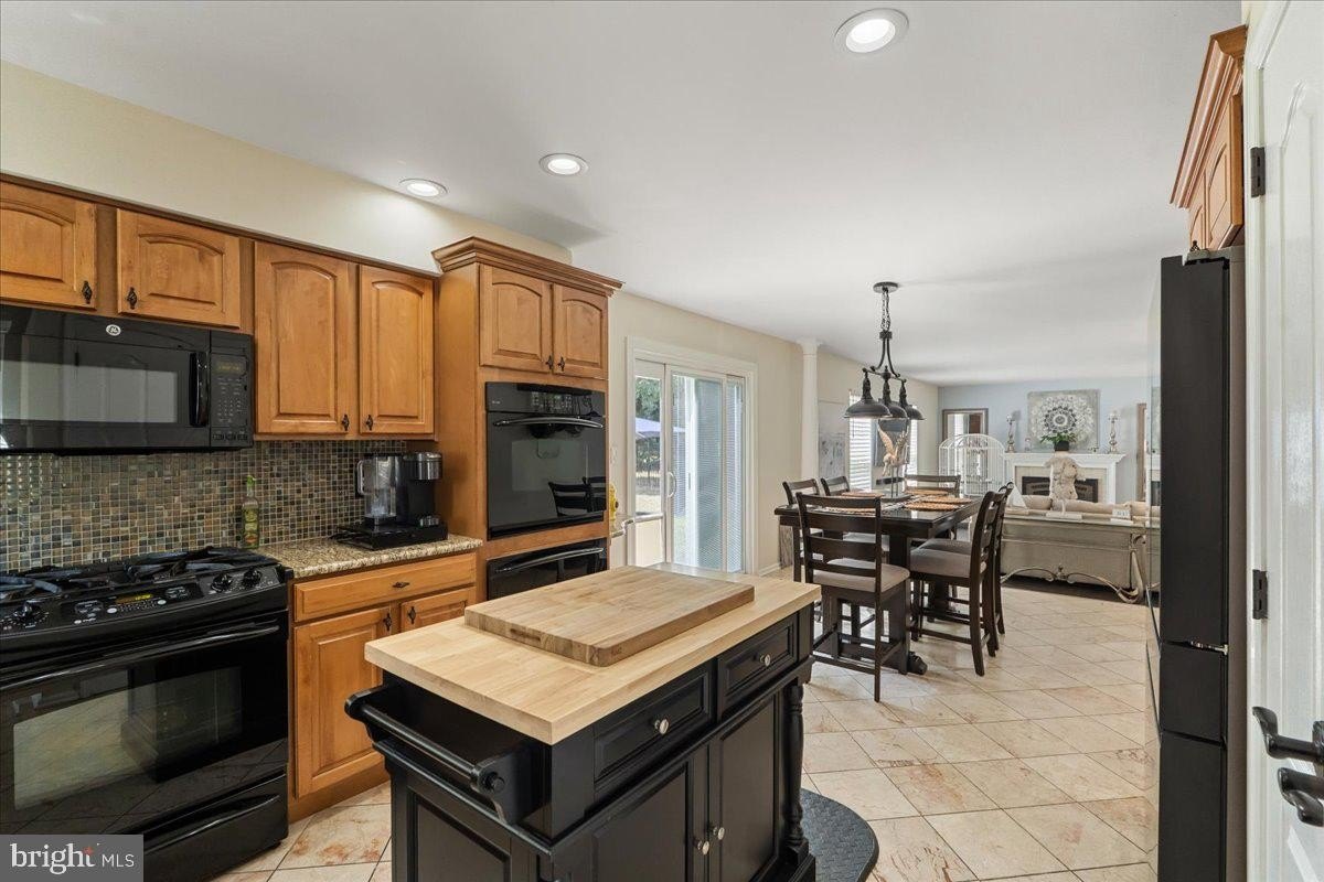 WILLIAMSTOWN, New Jersey, 08094, United States, 4 Bedrooms Bedrooms, ,3 BathroomsBathrooms,Residential,For Sale,1914330