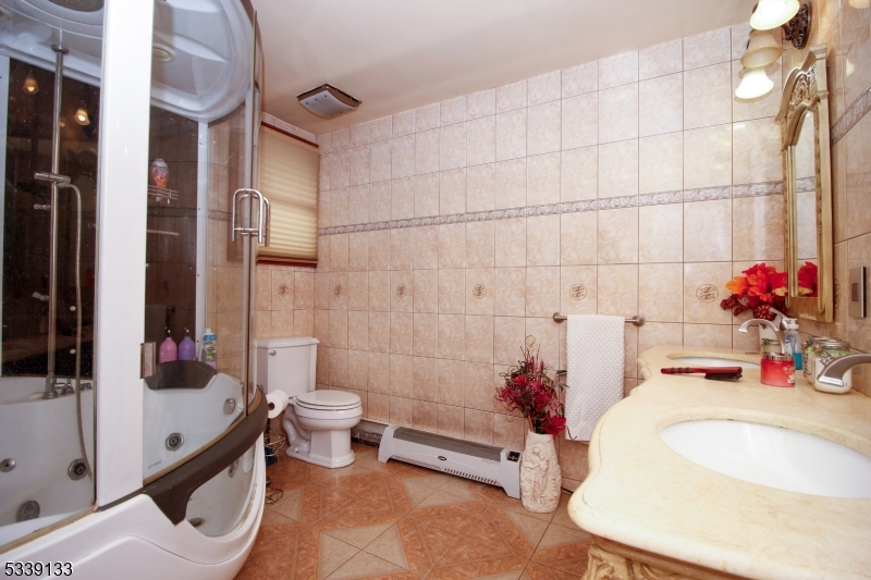 Vernon Twp., New Jersey, 07461-4534, United States, 5 Bedrooms Bedrooms, ,3 BathroomsBathrooms,Residential,For Sale,1977307