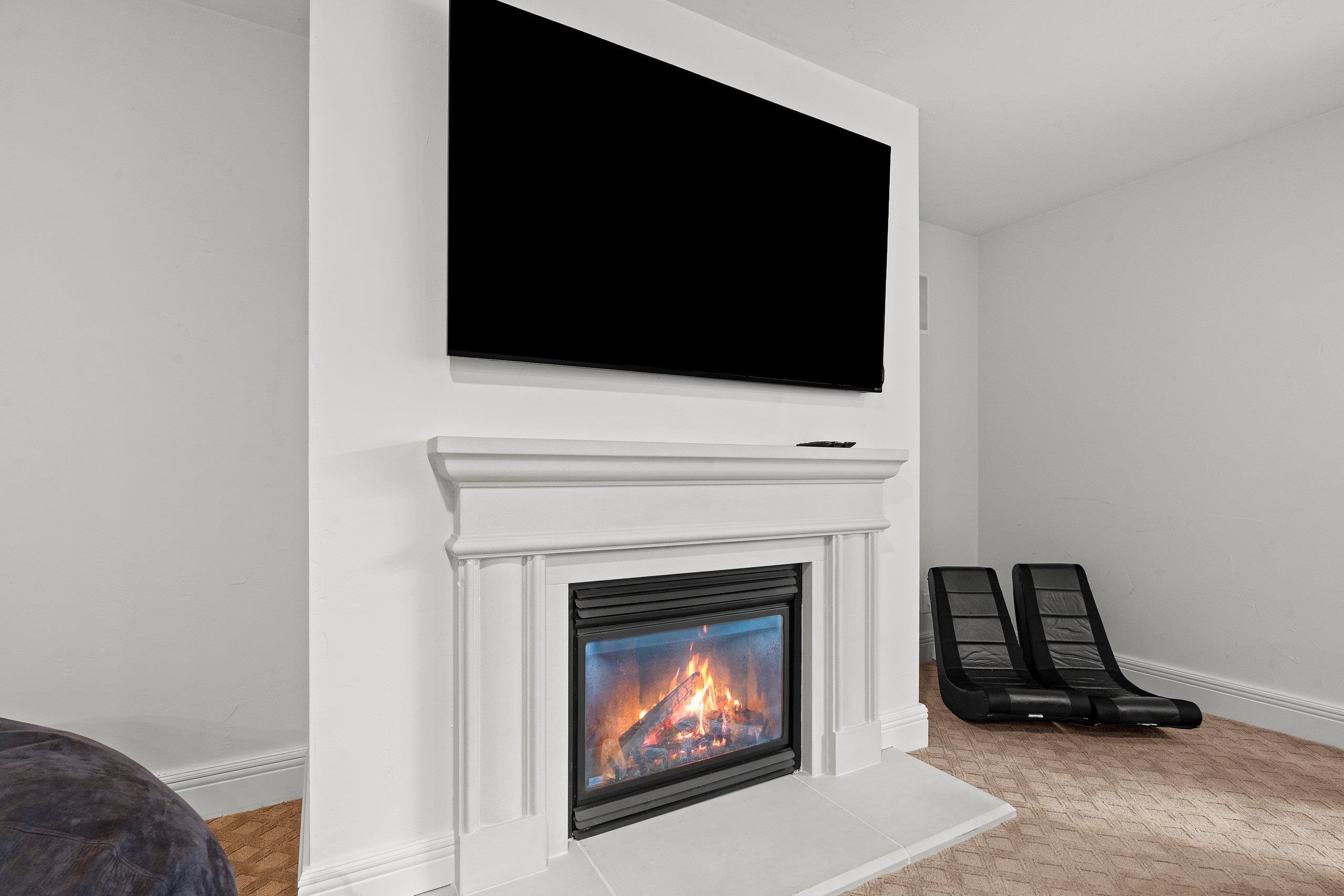 MENASHA, Wisconsin, 54952, United States, 6 Bedrooms Bedrooms, ,5 BathroomsBathrooms,Residential,For Sale,1994548