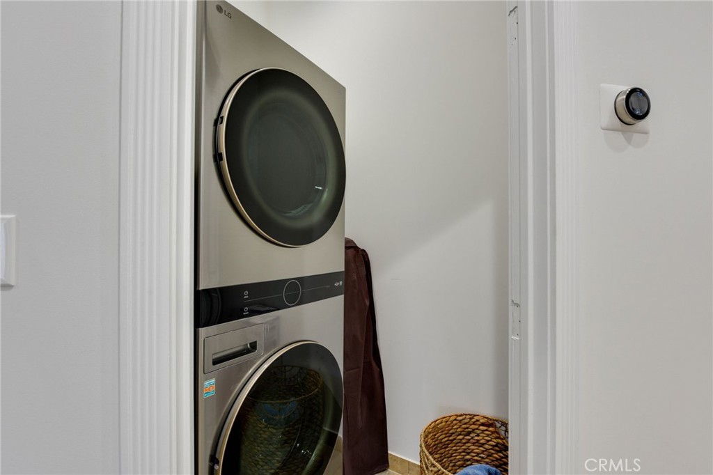 Woodland Hills, California, 91364, United States, 4 Bedrooms Bedrooms, ,3 BathroomsBathrooms,Residential,For Sale,1982021