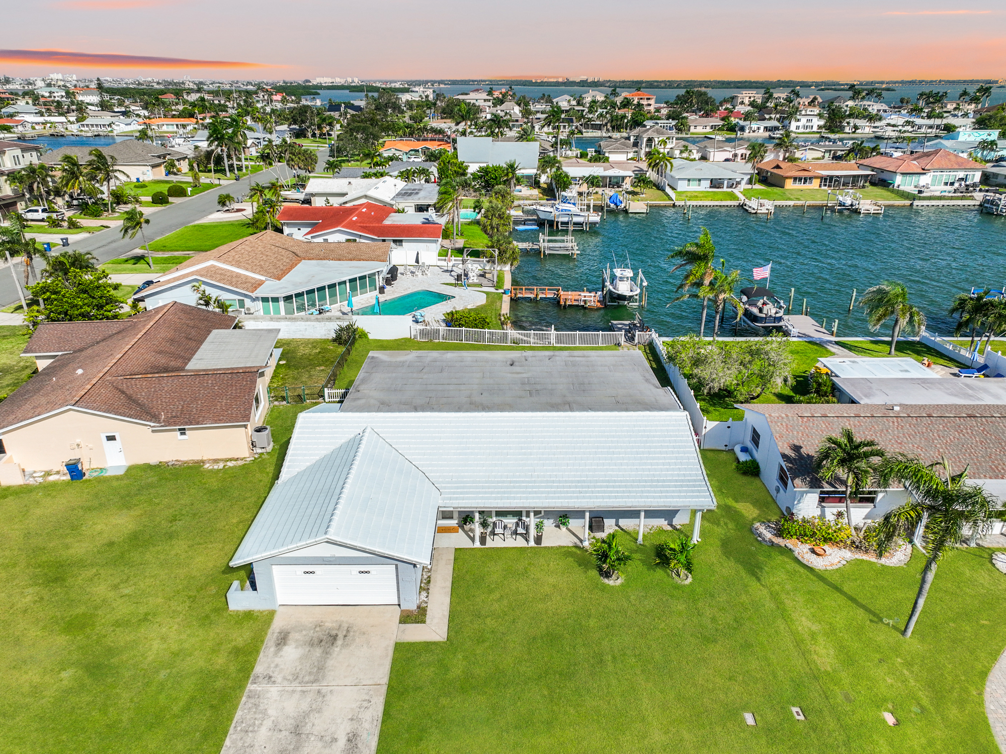 Treasure Island, Florida, 33706, United States, 3 Bedrooms Bedrooms, ,2 BathroomsBathrooms,Residential,For Sale,1982782