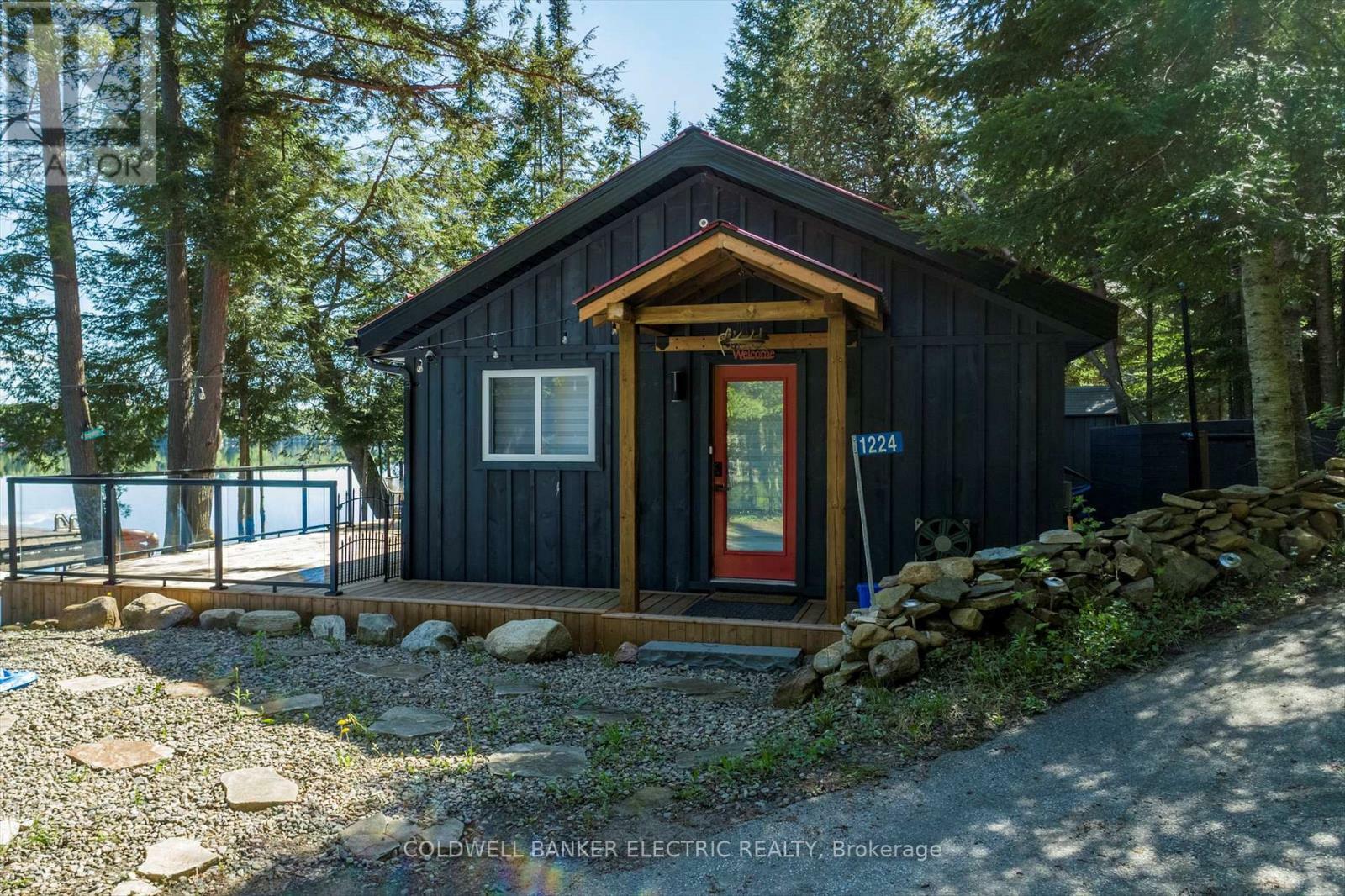 MINDEN HILLS (MINDEN), Ontario, K0M 2K0, CA, 2 Bedrooms Bedrooms, ,1 BathroomBathrooms,Residential,For Sale,1875856