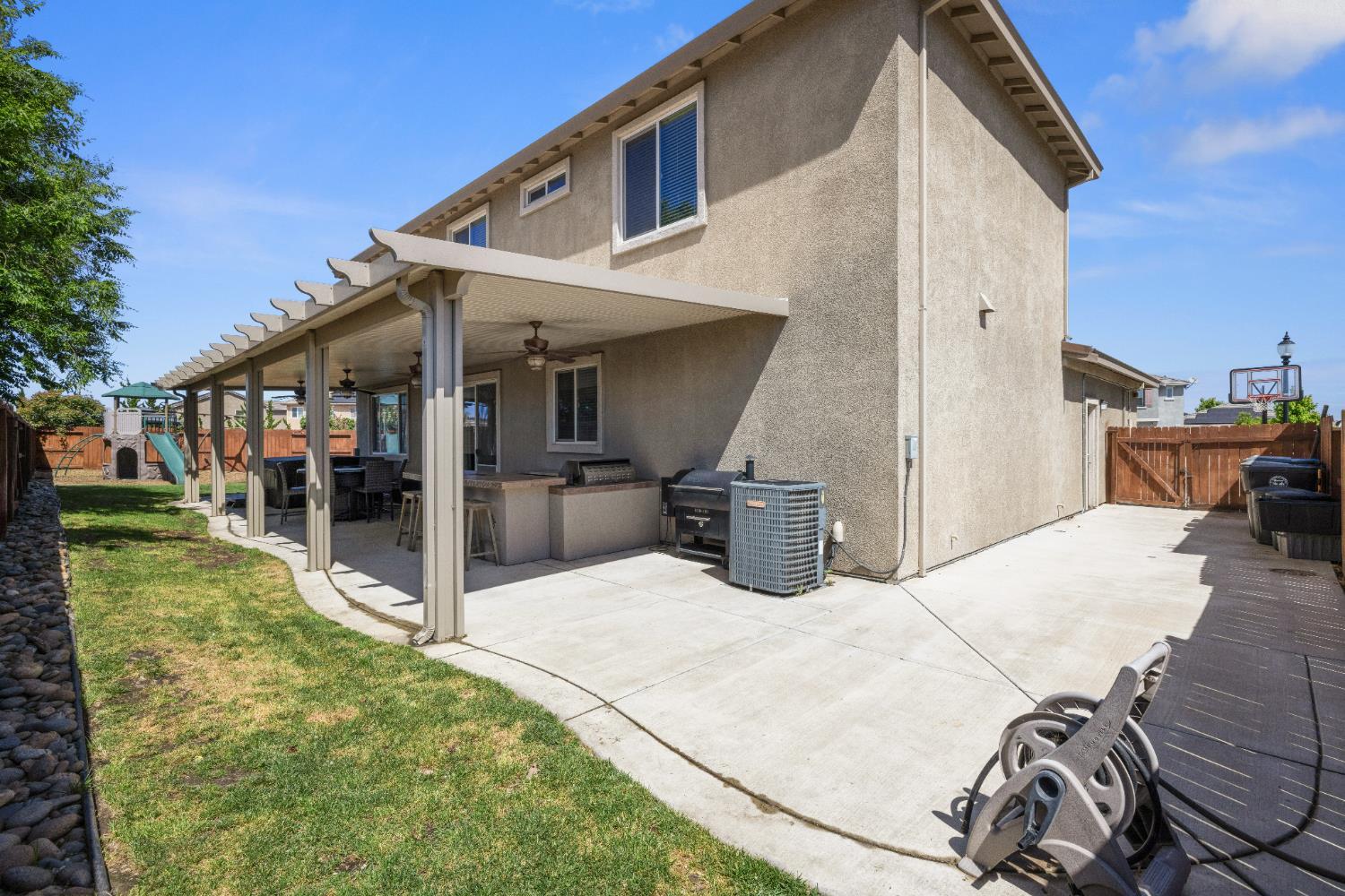 Manteca, California, 95337, United States, 4 Bedrooms Bedrooms, ,4 BathroomsBathrooms,Residential,For Sale,1977472