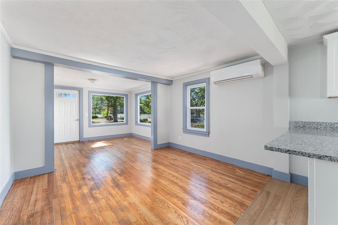 Warwick, Rhode Island, 02889, United States, 4 Bedrooms Bedrooms, ,2 BathroomsBathrooms,Residential,For Sale,1988287