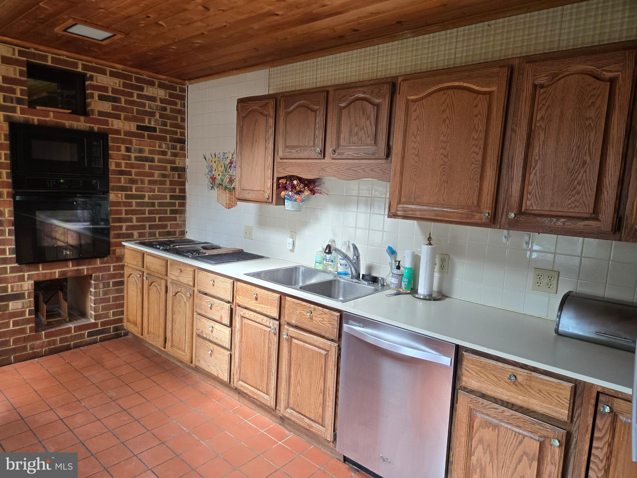 Fairfax, Virginia, 22030, United States, 5 Bedrooms Bedrooms, ,2 BathroomsBathrooms,Residential,For Sale,1920308