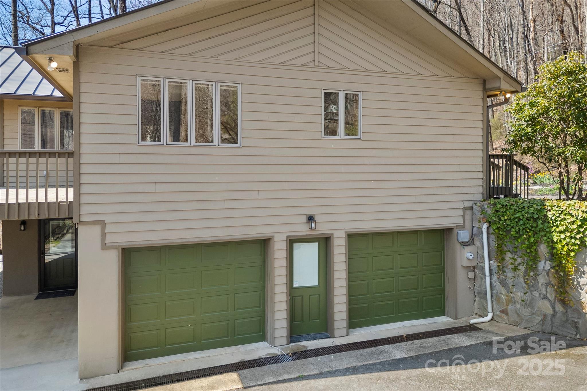 Maggie Valley, North Carolina, 28751, United States, 3 Bedrooms Bedrooms, ,3 BathroomsBathrooms,Residential,For Sale,1976067