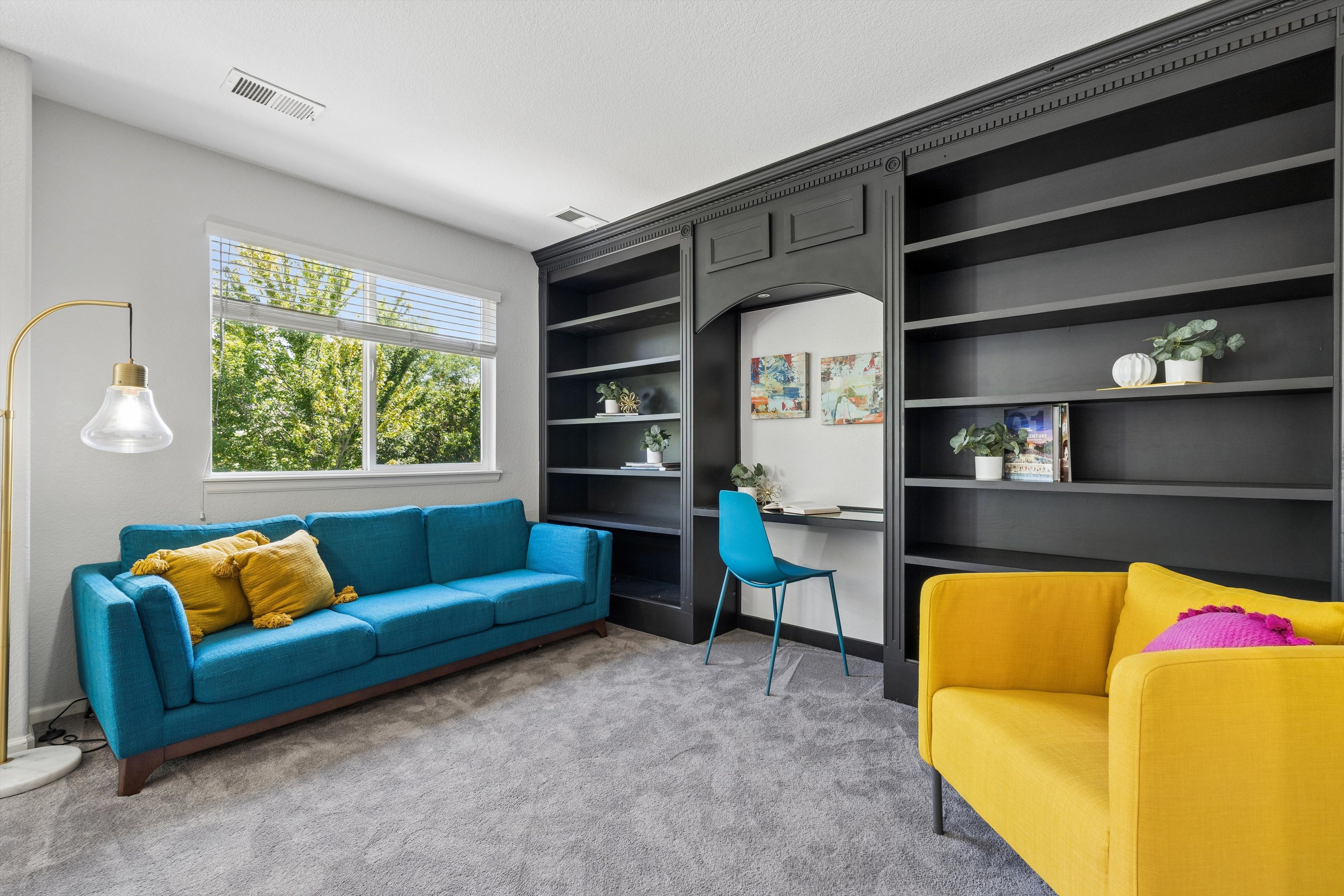  Thoughtfully Designed Four-Bedroom, Three Bath Residence - 物件實景
