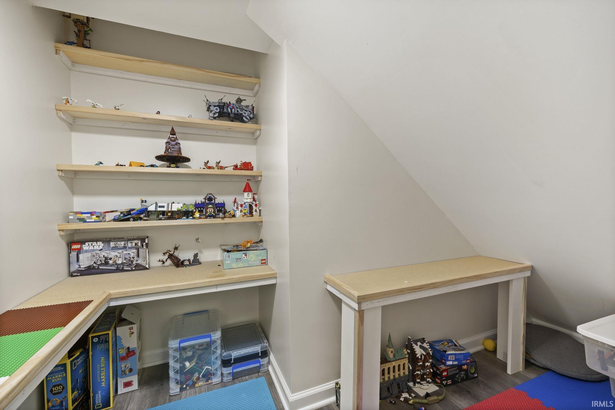 Bloomington, Indiana, 47404, United States, 5 Bedrooms Bedrooms, ,4 BathroomsBathrooms,Residential,For Sale,1979939