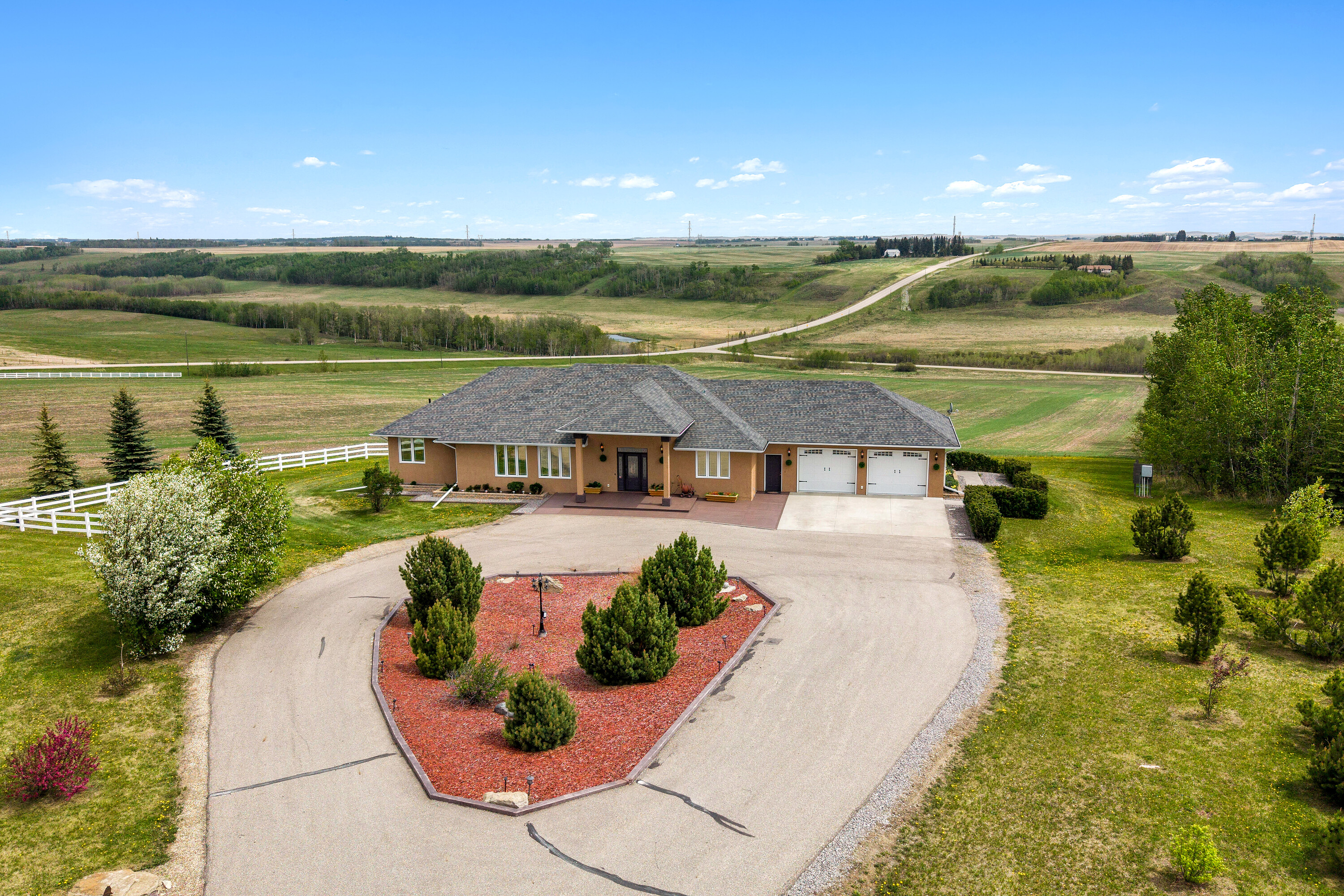  Rural Red Deer County, North - 物件實景
