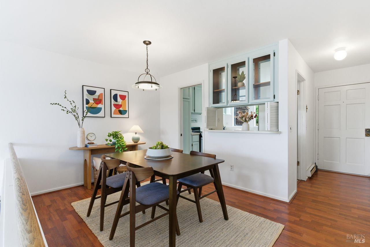 Sausalito, California, 94965, United States, 3 Bedrooms Bedrooms, ,3 BathroomsBathrooms,Residential,For Sale,1990897