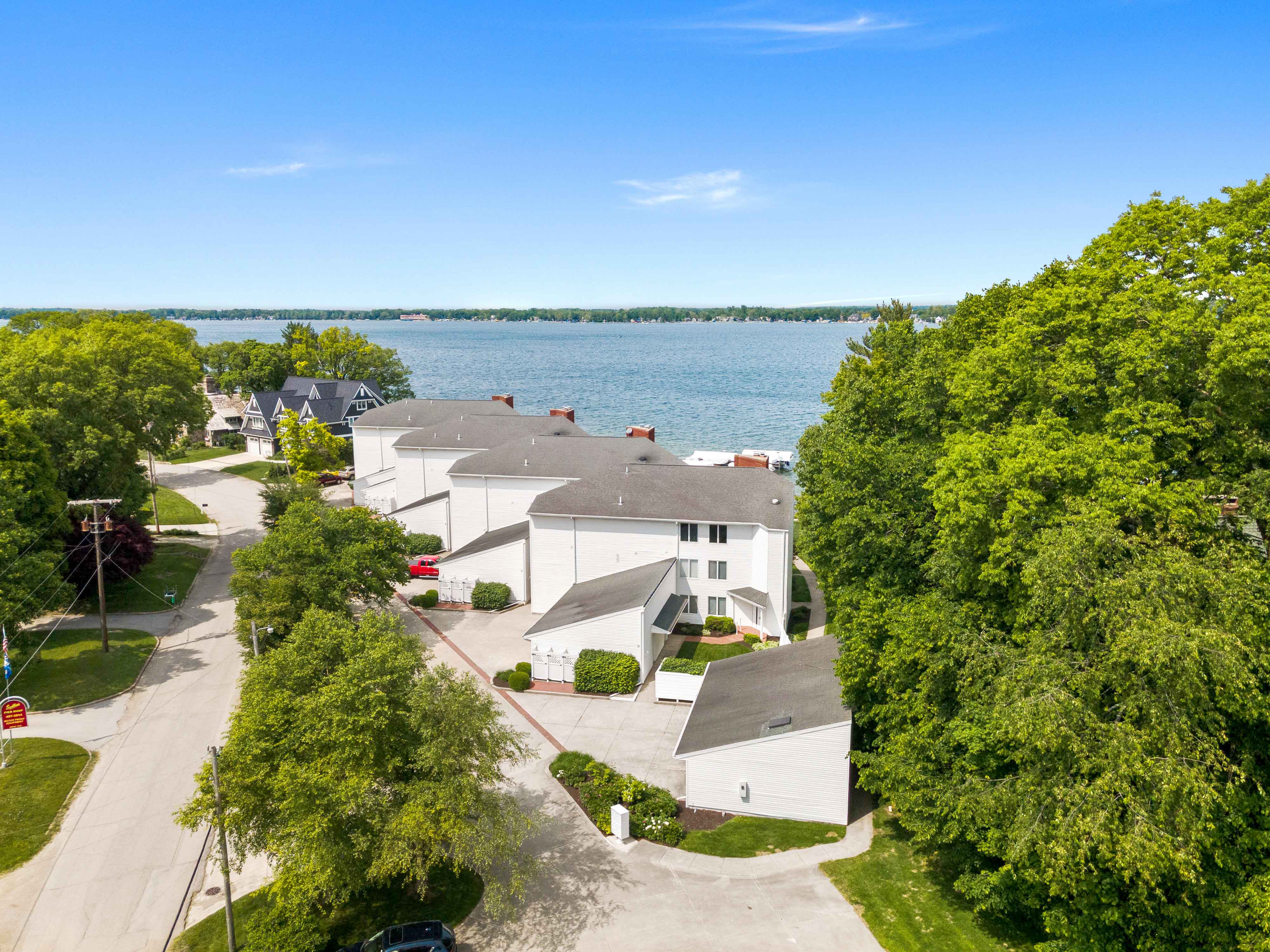  Three Bedroom Condo on Lake Wawasee with Private Boat Slip - 物件實景