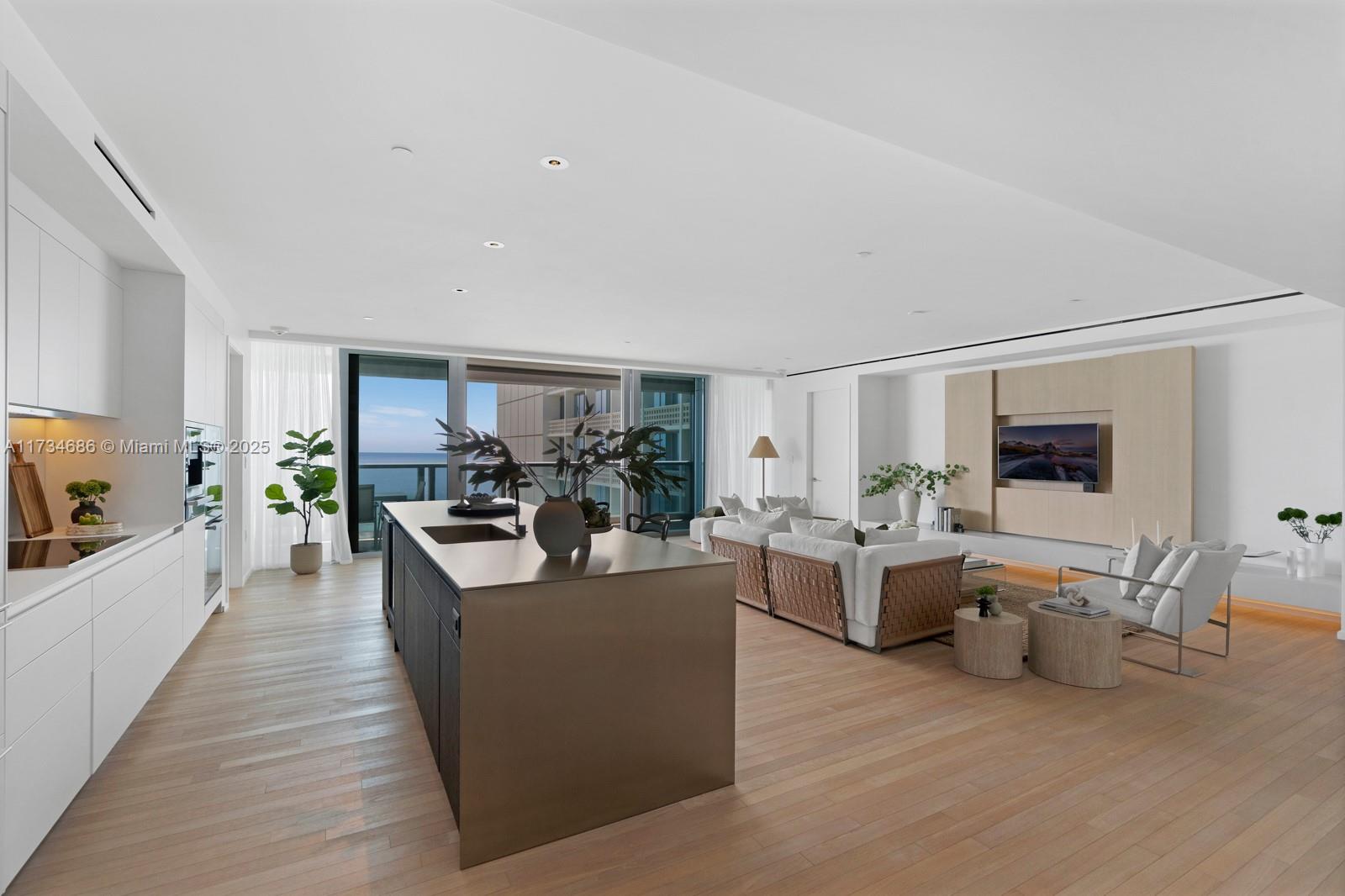 Miami Beach, Florida, 33140, United States, 3 Bedrooms Bedrooms, ,4 BathroomsBathrooms,Residential,For Sale,1696692