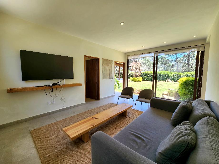 Valle de Bravo, Estado de México, 51200, Mexico, 4 Bedrooms Bedrooms, ,5 BathroomsBathrooms,Residential,For Sale,1917962