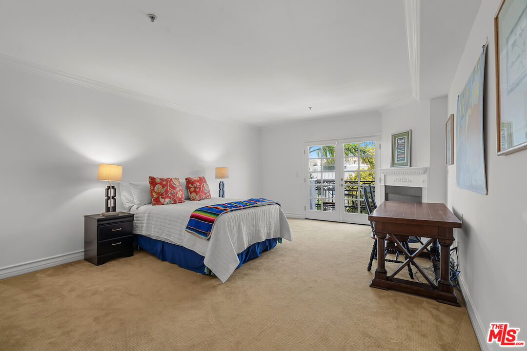 Los Angeles, California, 90049, United States, 3 Bedrooms Bedrooms, ,3 BathroomsBathrooms,Residential,For Sale,1885770