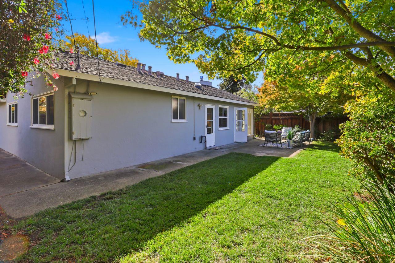 Belmont, California, 94002, United States, 3 Bedrooms Bedrooms, ,1 BathroomBathrooms,Residential,For Sale,1989201