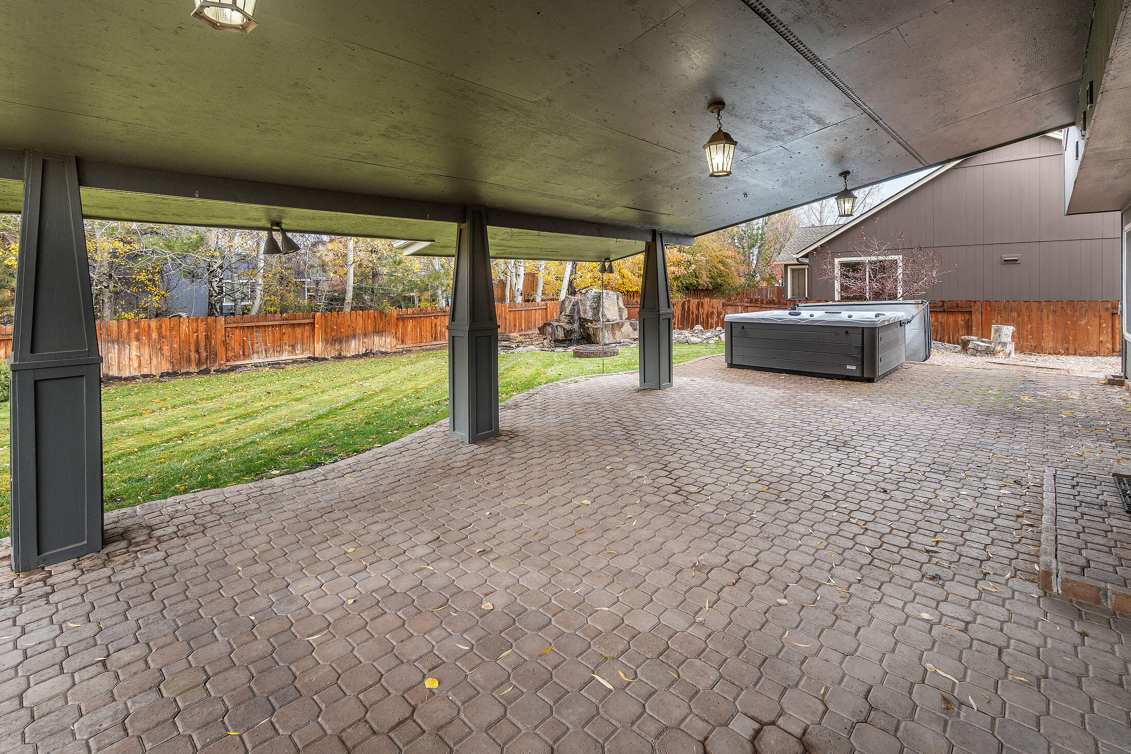 Redmond, Oregon, 97756, United States, 3 Bedrooms Bedrooms, ,3 BathroomsBathrooms,Residential,For Sale,1989039