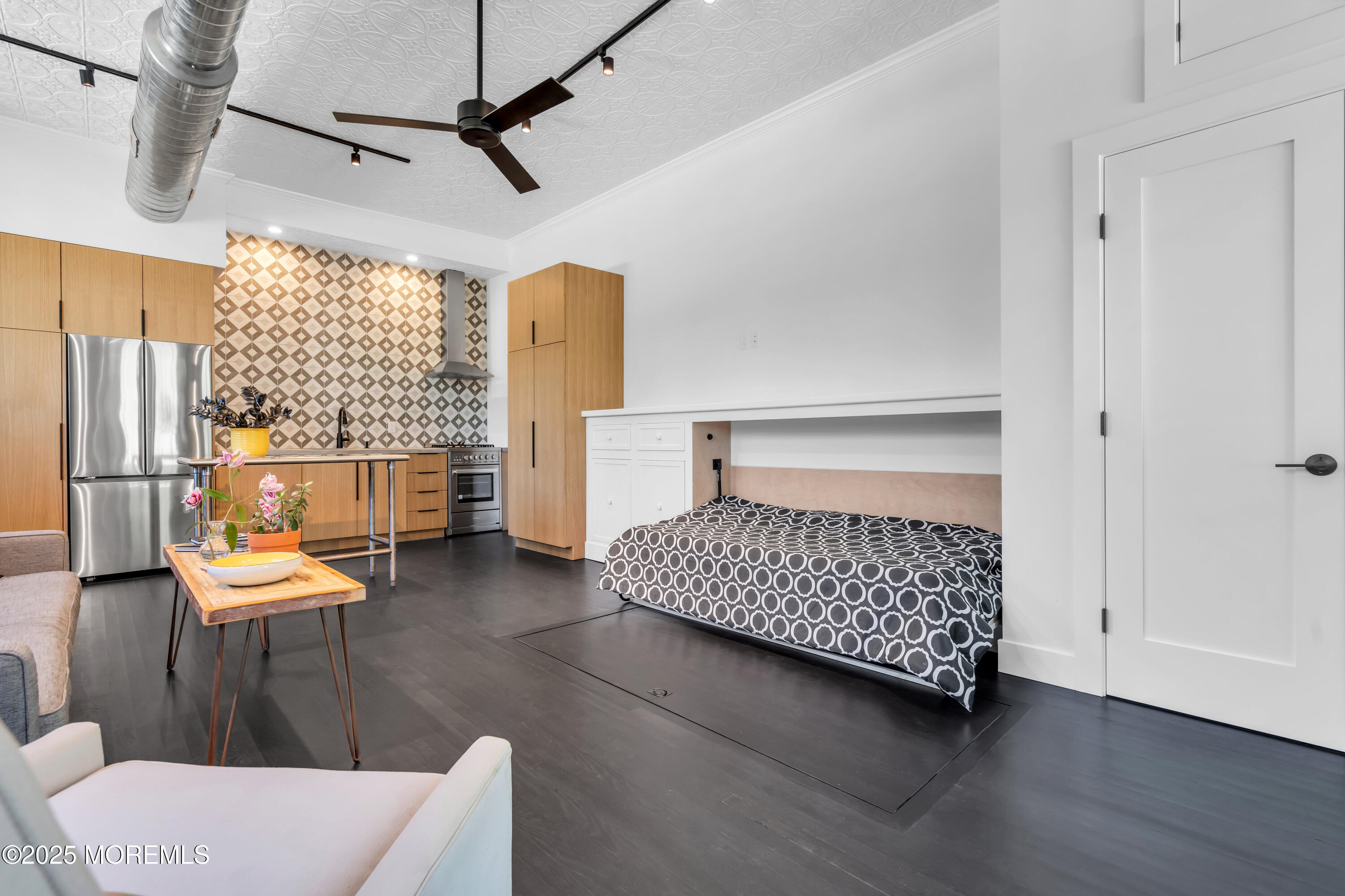 Fair Haven, New Jersey, 07704, United States, 1 Bedroom Bedrooms, ,2 BathroomsBathrooms,Residential,For Sale,1901766