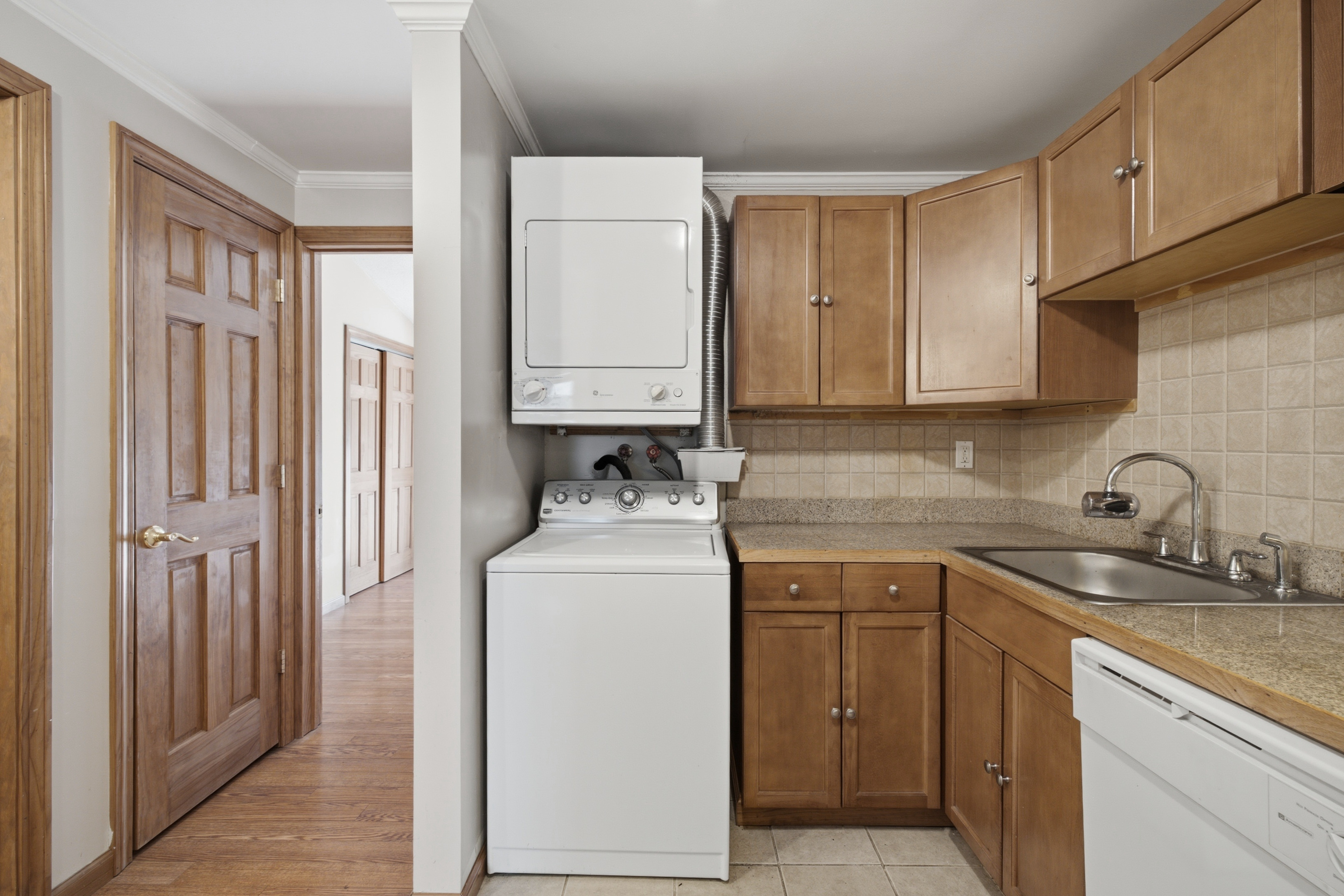  Your move-in ready Woodgate townhouse awaits - 物件實景