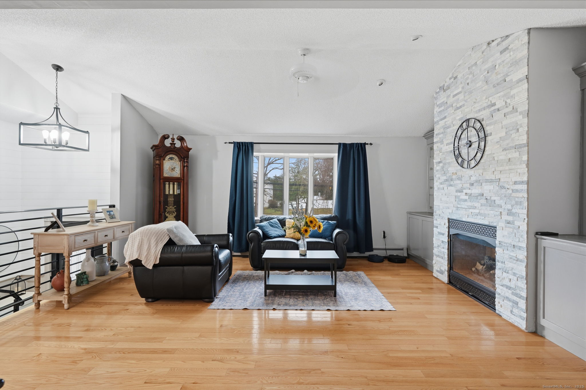 Southington, Connecticut, 06489, United States, 4 Bedrooms Bedrooms, ,3 BathroomsBathrooms,Residential,For Sale,2001900