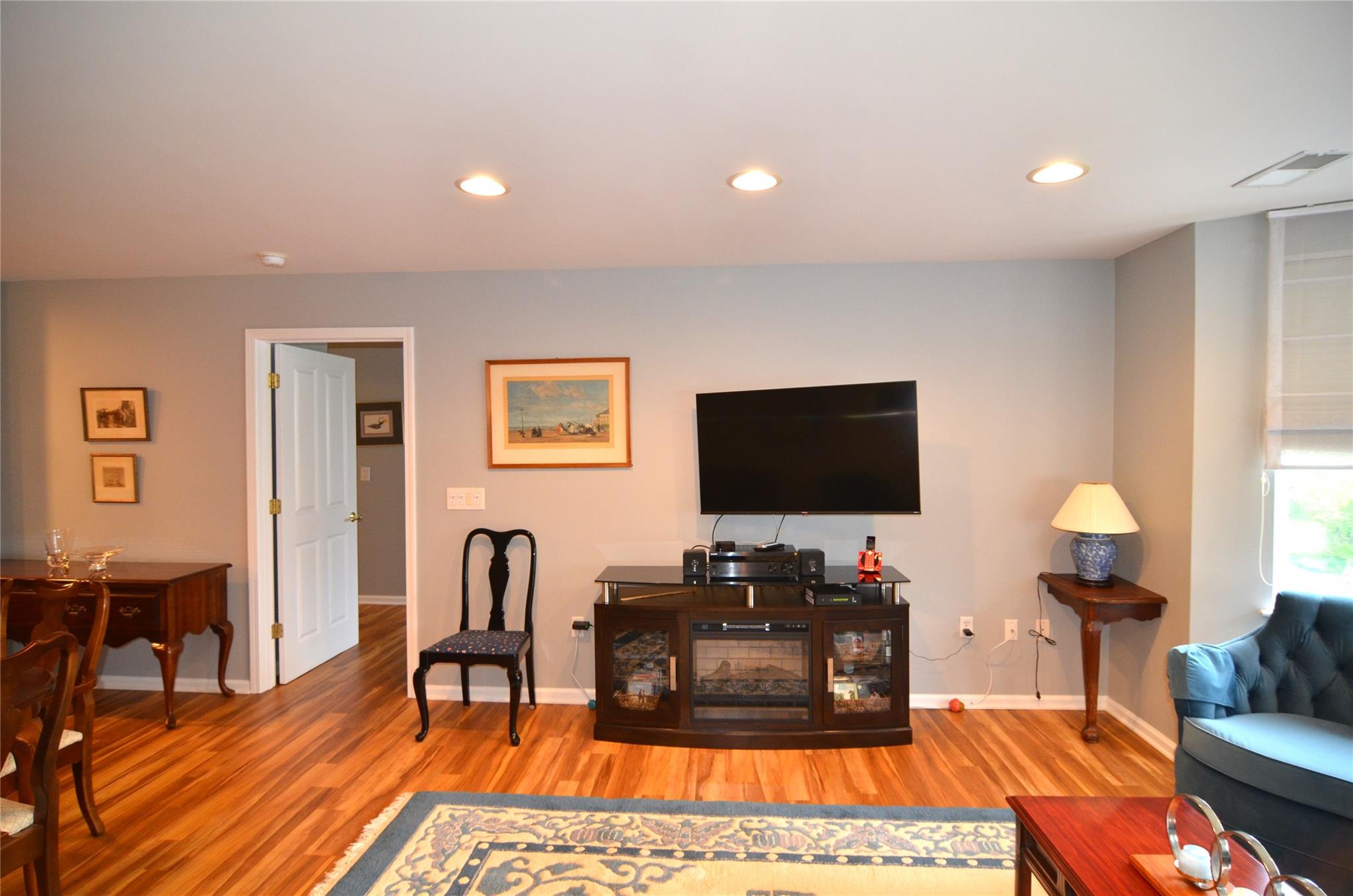 Haverstraw, New York, 10927, United States, 2 Bedrooms Bedrooms, ,2 BathroomsBathrooms,Residential,For Sale,1819239