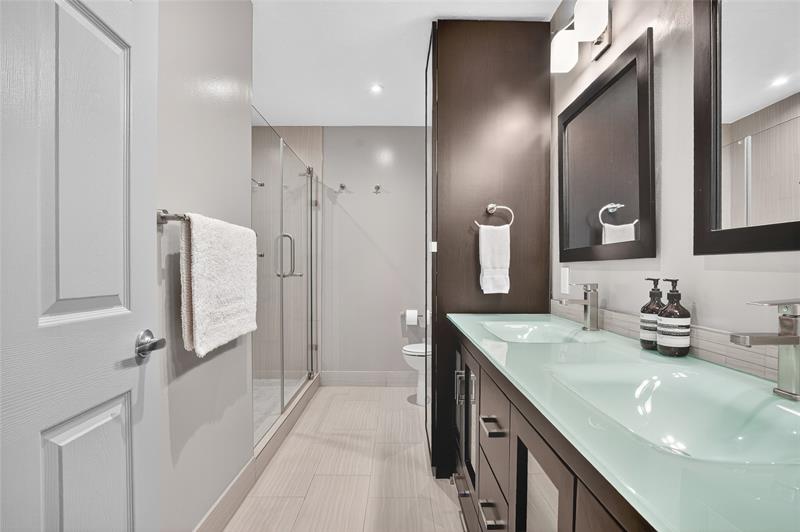 Fort Lauderdale, Florida, 33305, United States, 2 Bedrooms Bedrooms, ,3 BathroomsBathrooms,Residential,For Sale,1957738