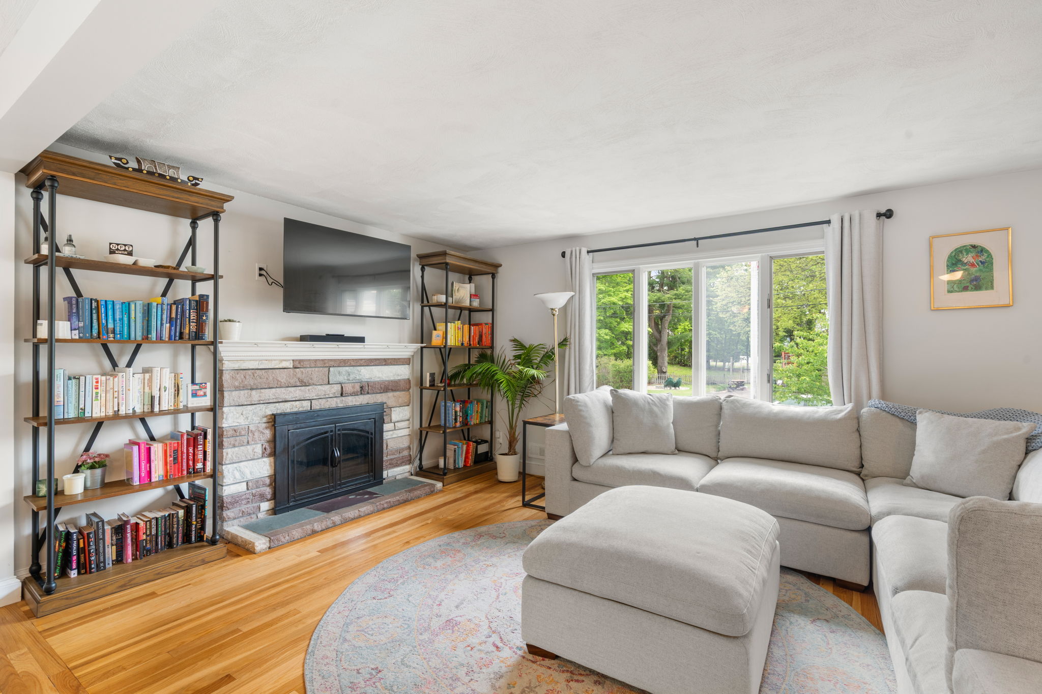  2 Forbes Road, Canton, MA, 02021 - 物件實景