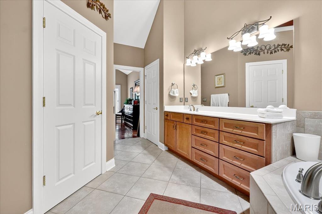 Ballwin, Missouri, 63011, United States, 2 Bedrooms Bedrooms, ,3 BathroomsBathrooms,Residential,For Sale,1947481