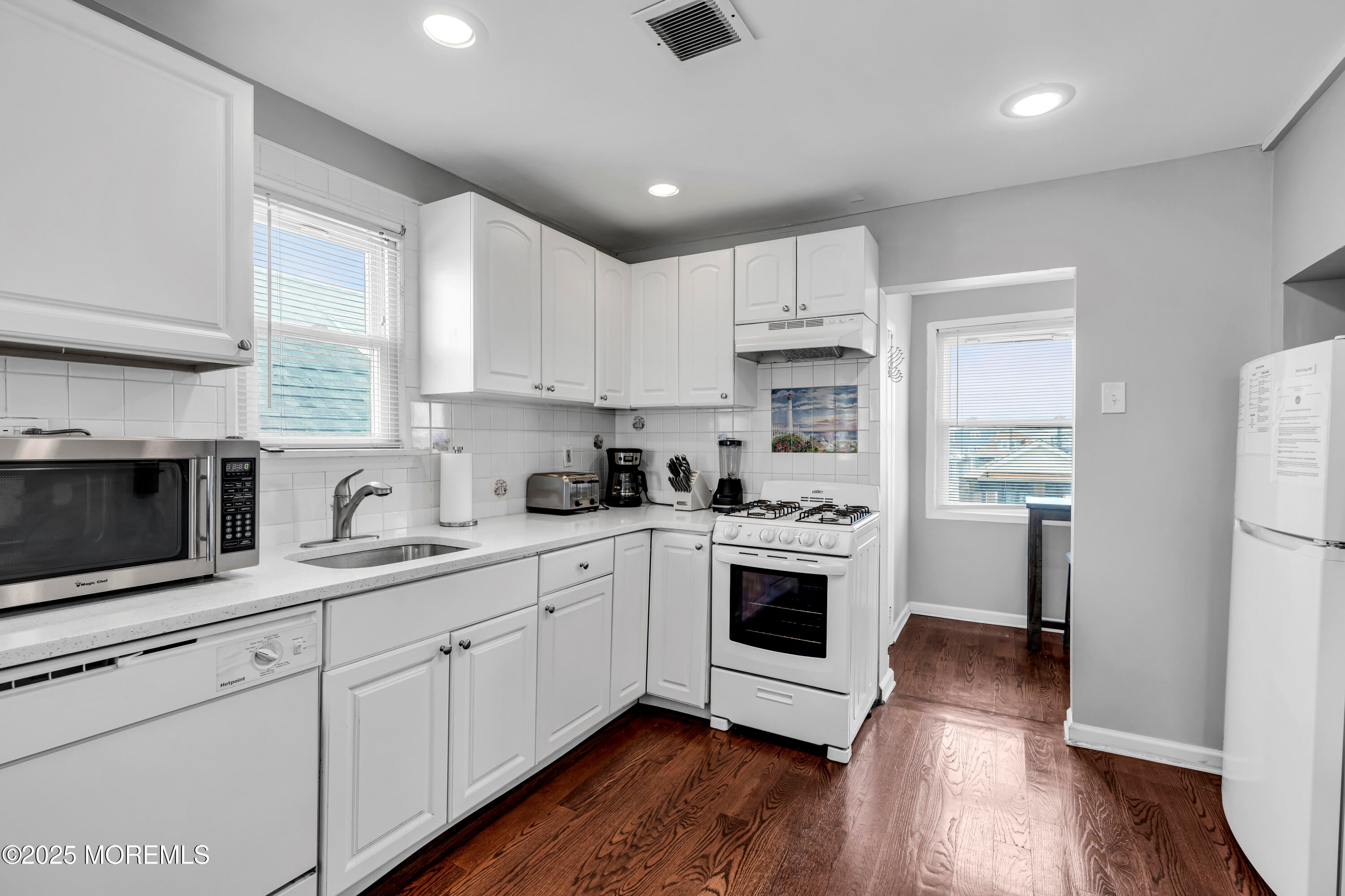 Point Pleasant Beach, New Jersey, 08742, United States, 7 Bedrooms Bedrooms, ,2 BathroomsBathrooms,Residential,For Sale,1860527