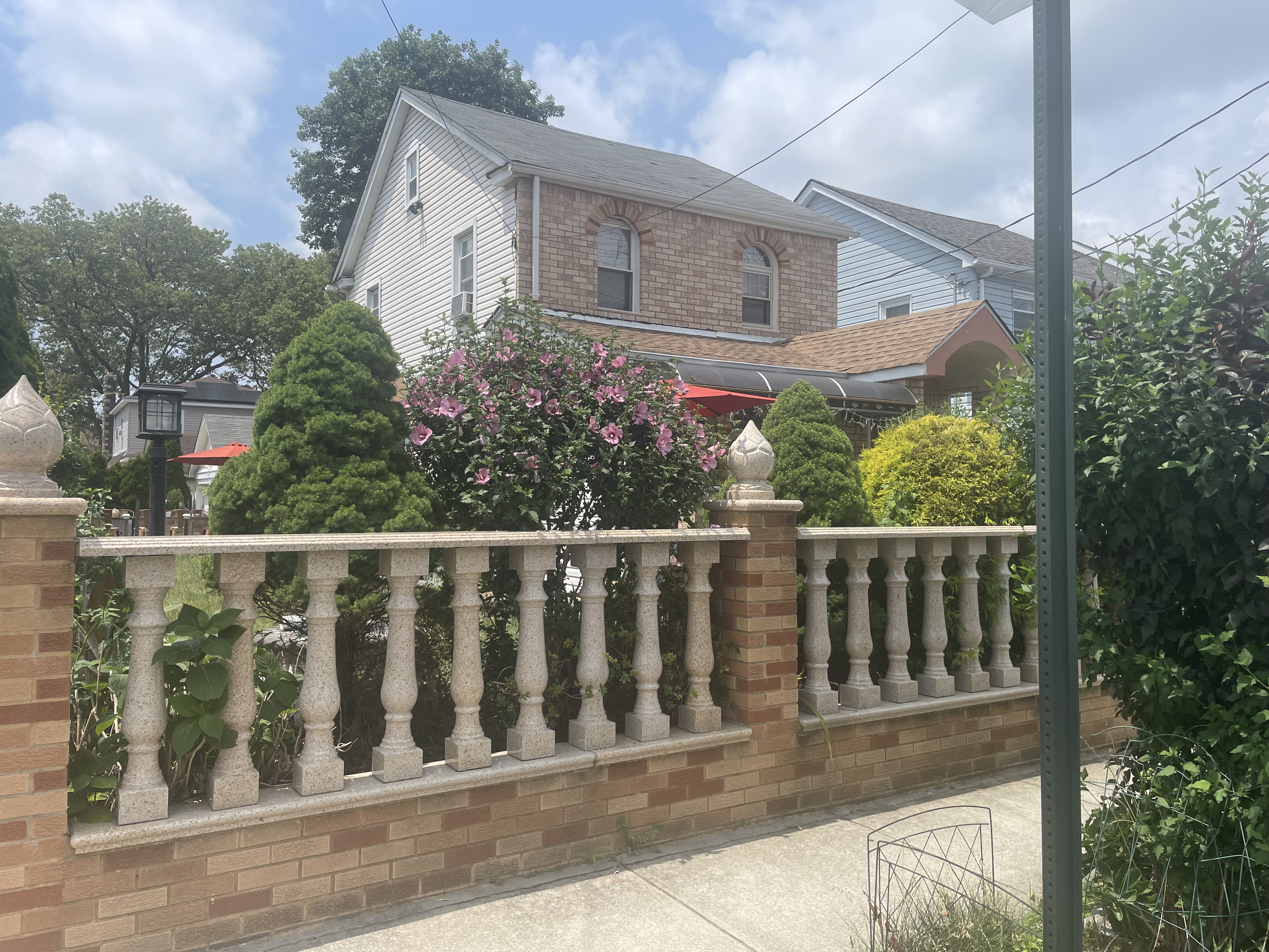 Cambria Heights, New York, 11411, United States, 3 Bedrooms Bedrooms, ,3 BathroomsBathrooms,Residential,For Sale,2005640