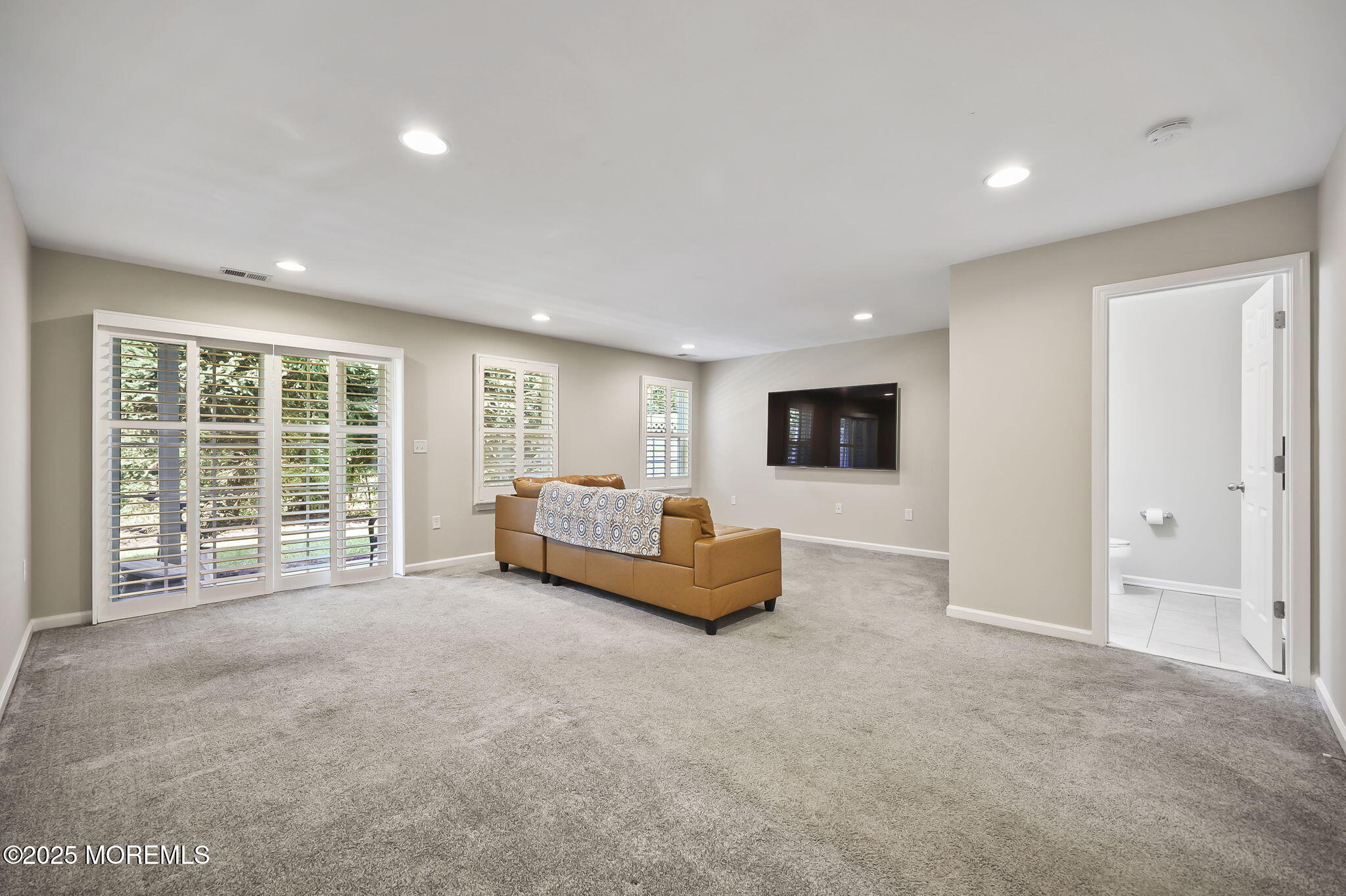 Shrewsbury Boro, New Jersey, 07702, United States, 3 Bedrooms Bedrooms, ,4 BathroomsBathrooms,Residential,For Sale,1942784